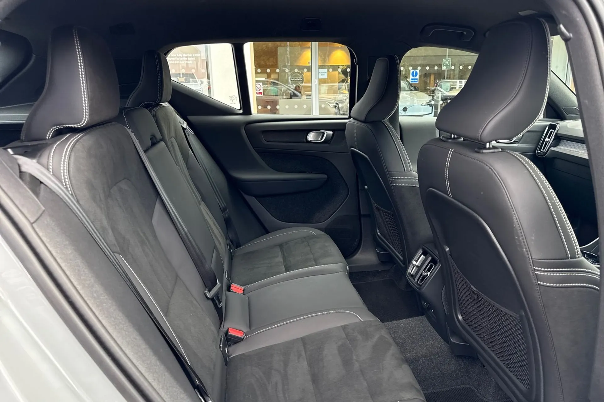 Volvo XC40 thumbnail image number 22