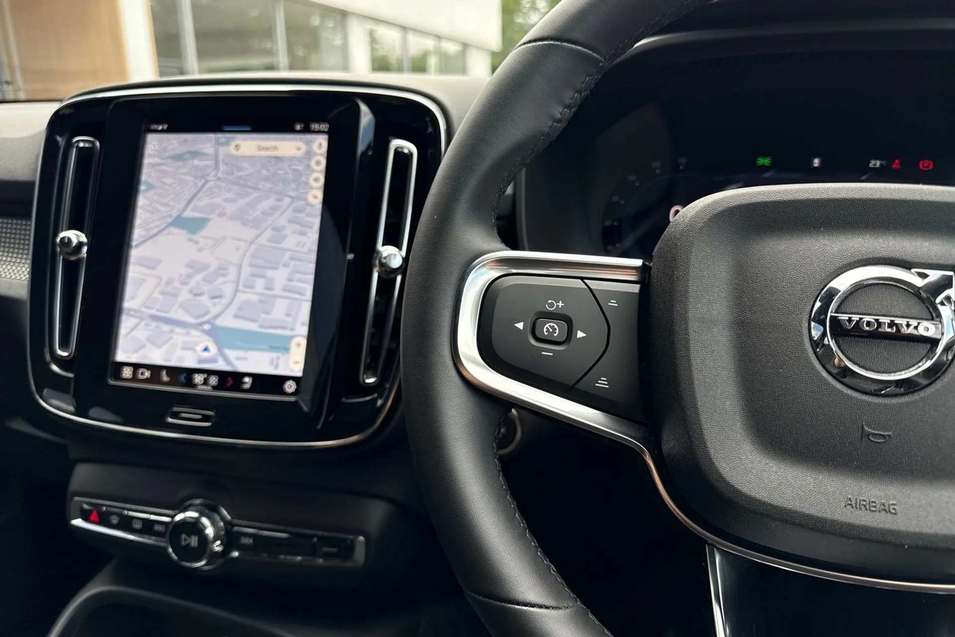 Volvo XC40 thumbnail image number 35