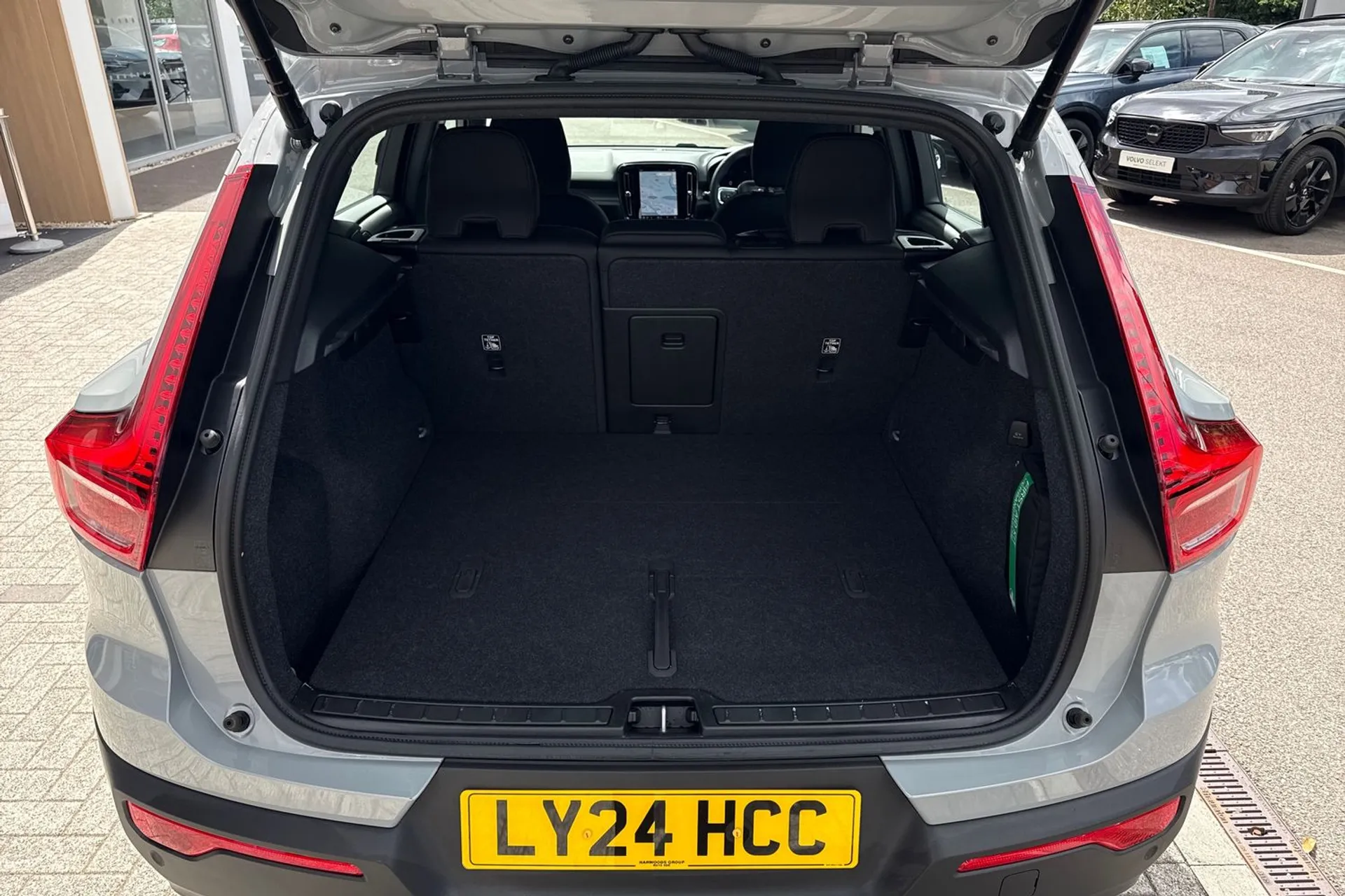 Volvo XC40 thumbnail image number 19