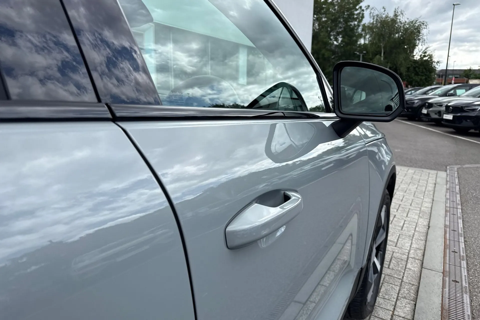 Volvo XC40 thumbnail image number 16