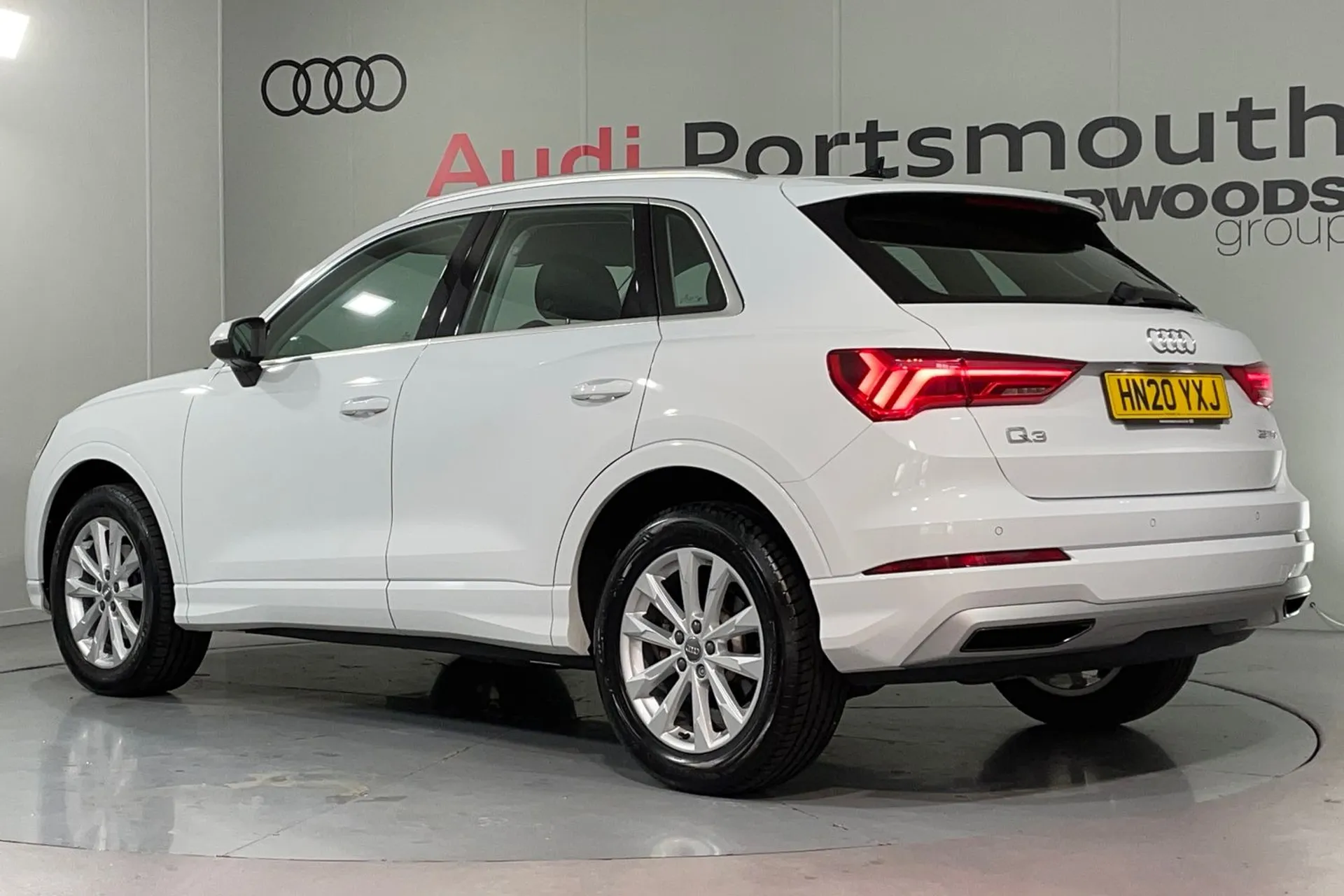 Audi Q3 thumbnail image number 6