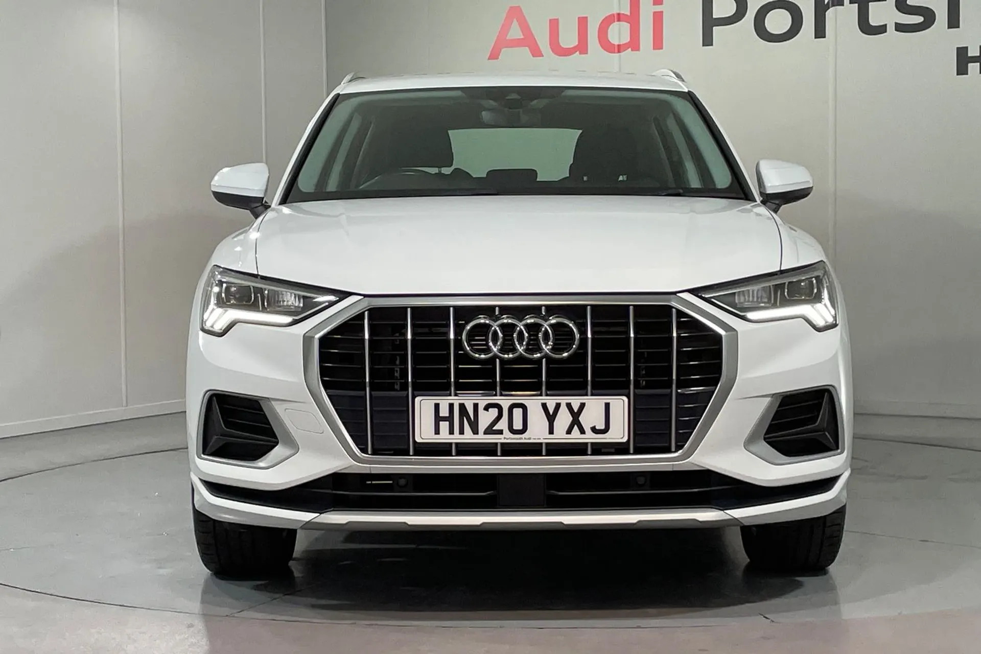 Audi Q3 thumbnail image number 9