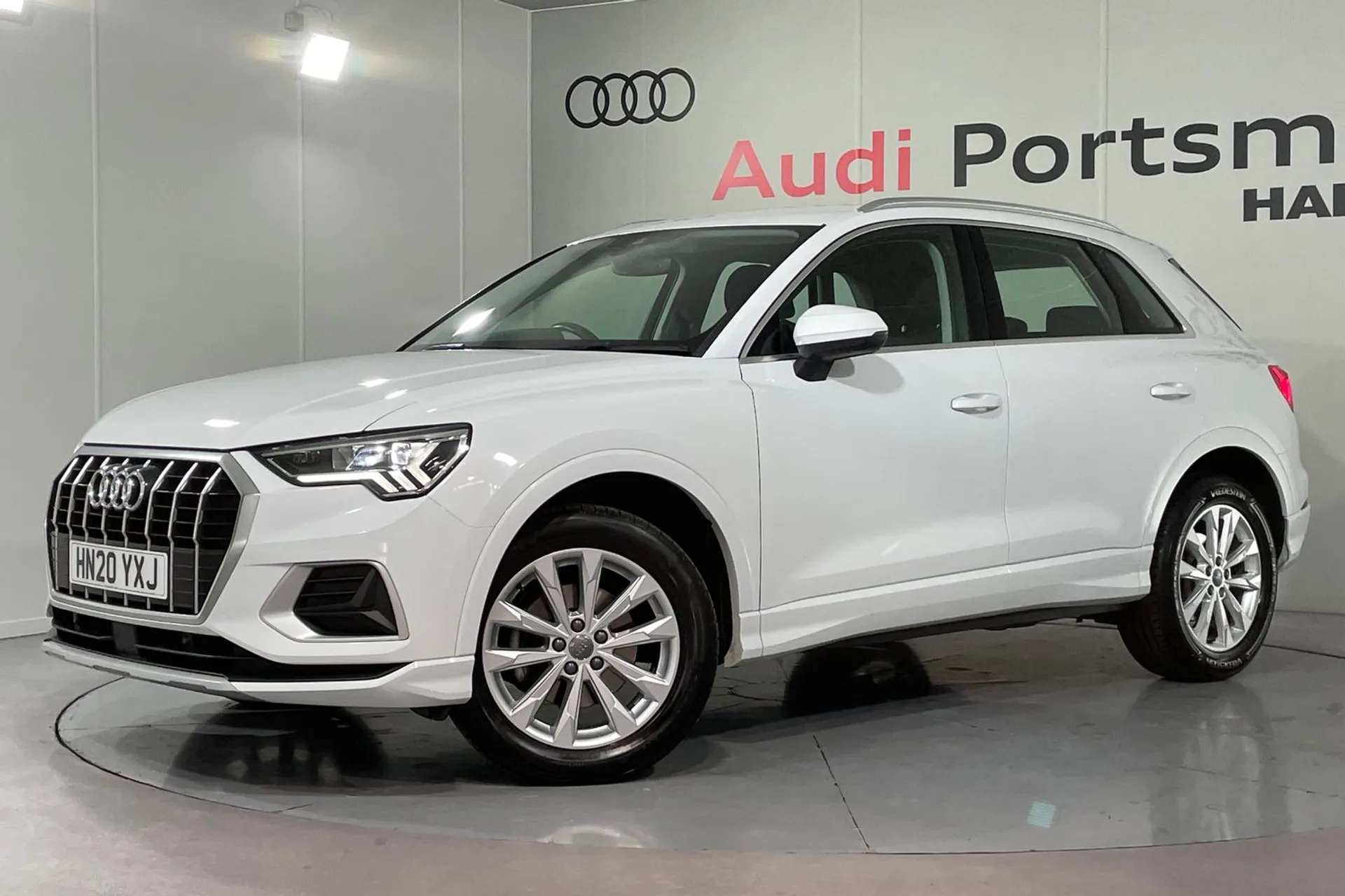 Audi Q3 thumbnail image number 8