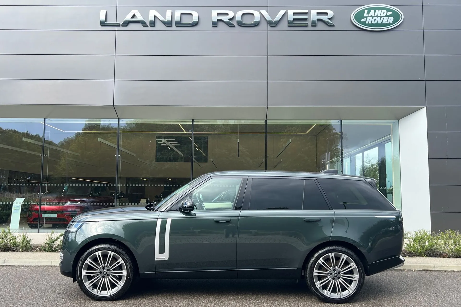 LAND ROVER RANGE ROVER thumbnail image number 8