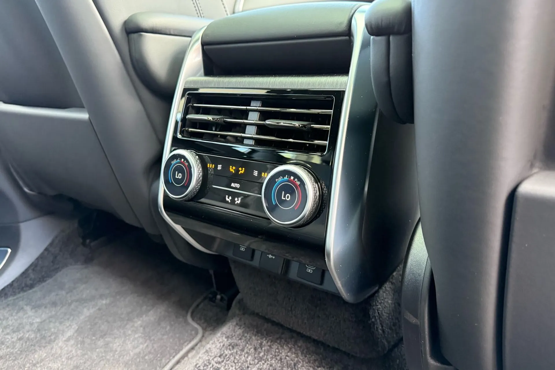 LAND ROVER RANGE ROVER thumbnail image number 39