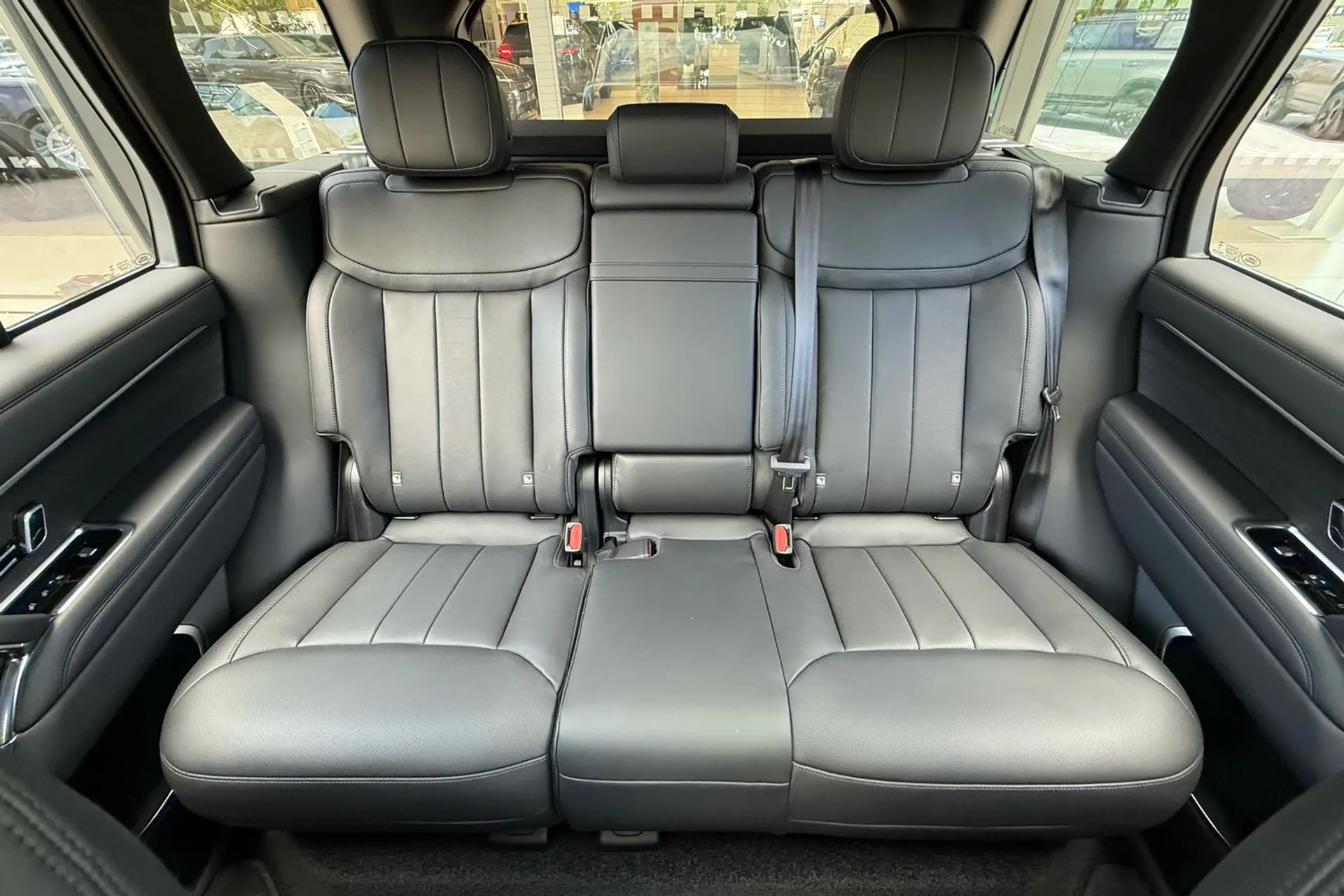 LAND ROVER RANGE ROVER thumbnail image number 11