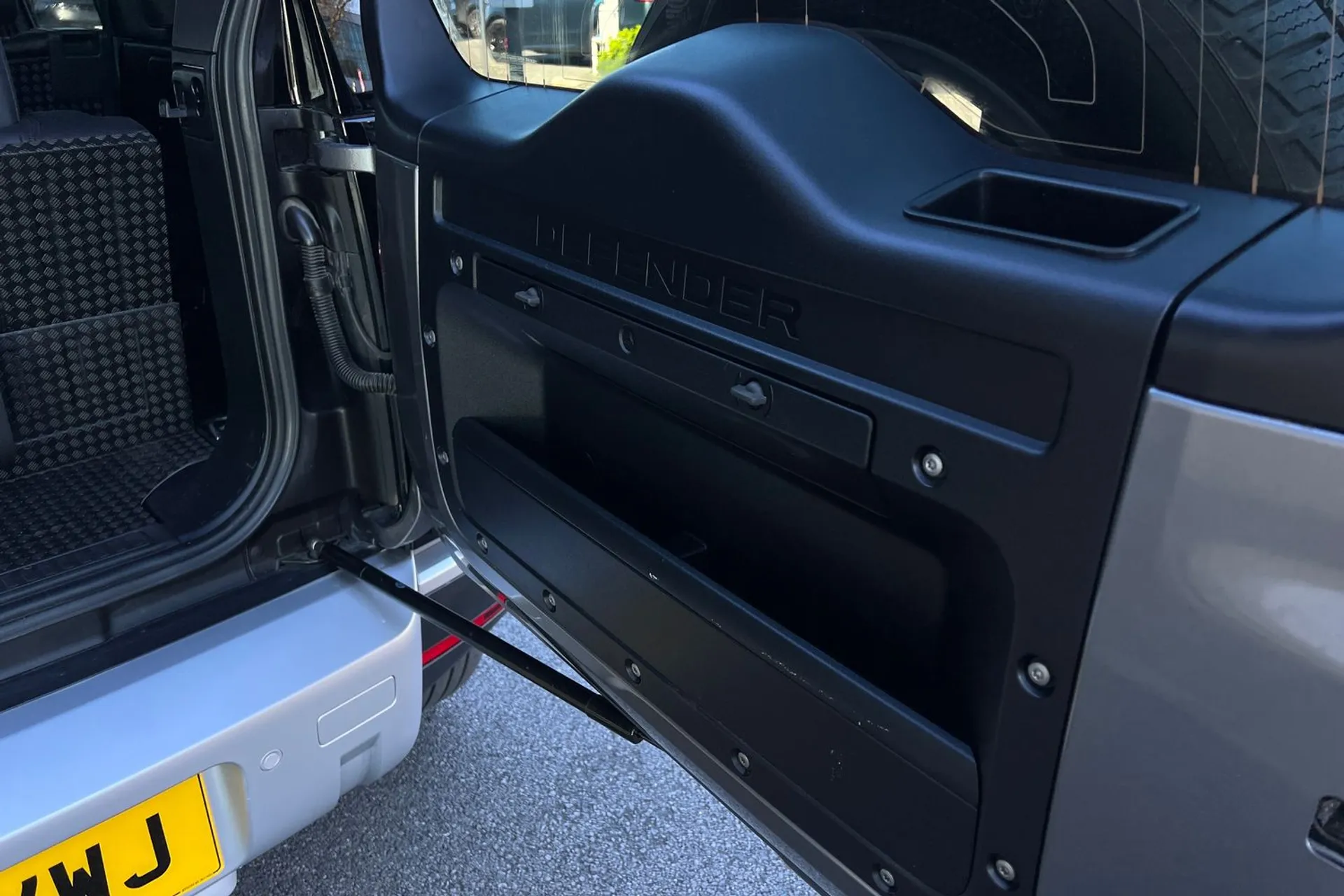 LAND ROVER DEFENDER thumbnail image number 61