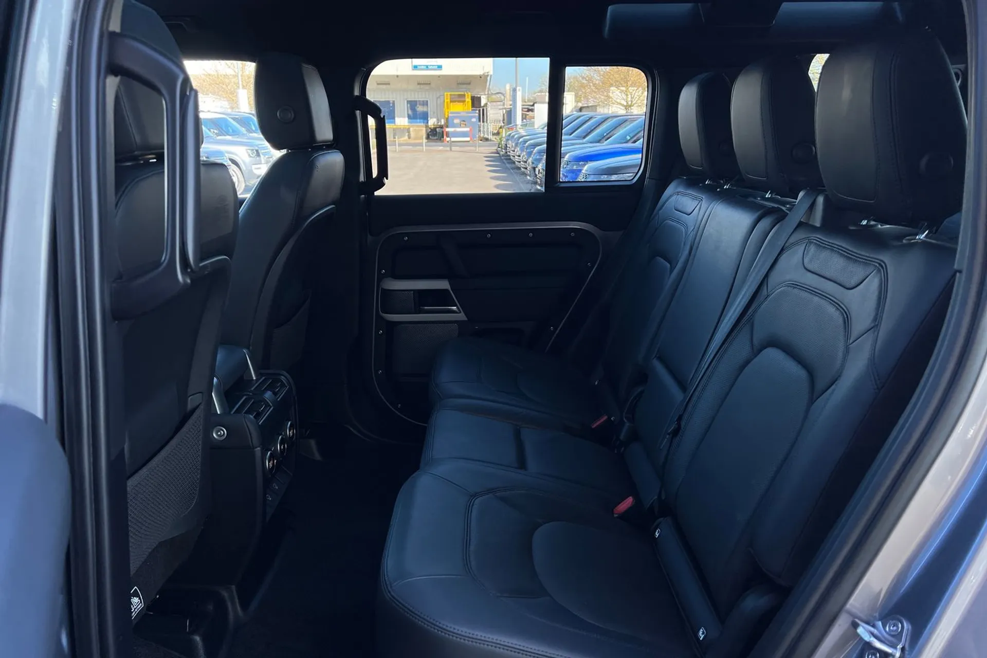 LAND ROVER DEFENDER thumbnail image number 45