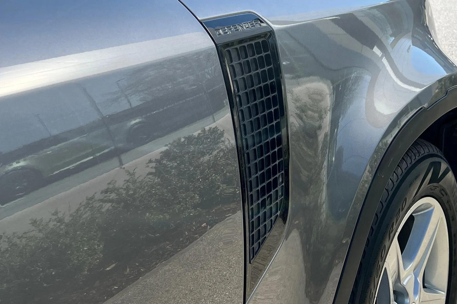 LAND ROVER DEFENDER thumbnail image number 10