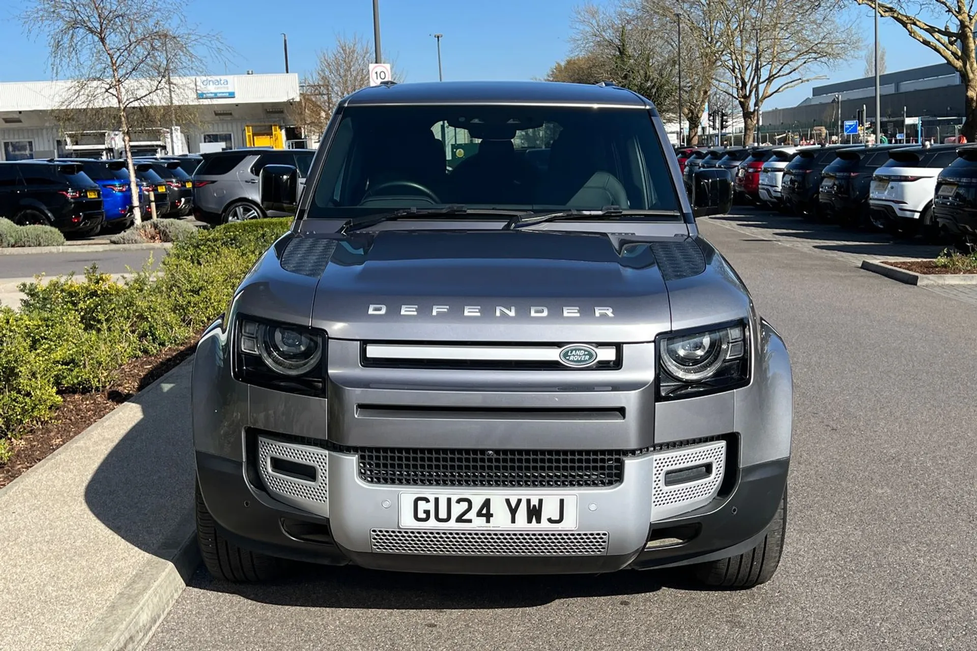 LAND ROVER DEFENDER thumbnail image number 16