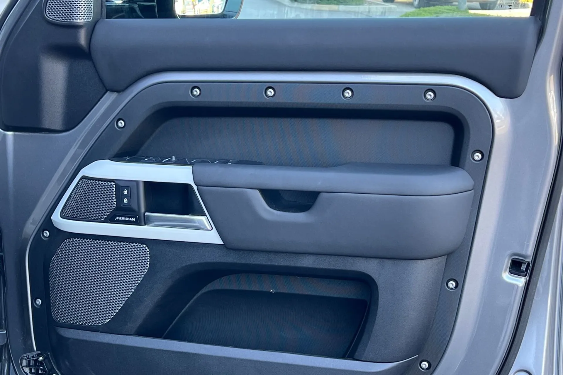LAND ROVER DEFENDER thumbnail image number 58