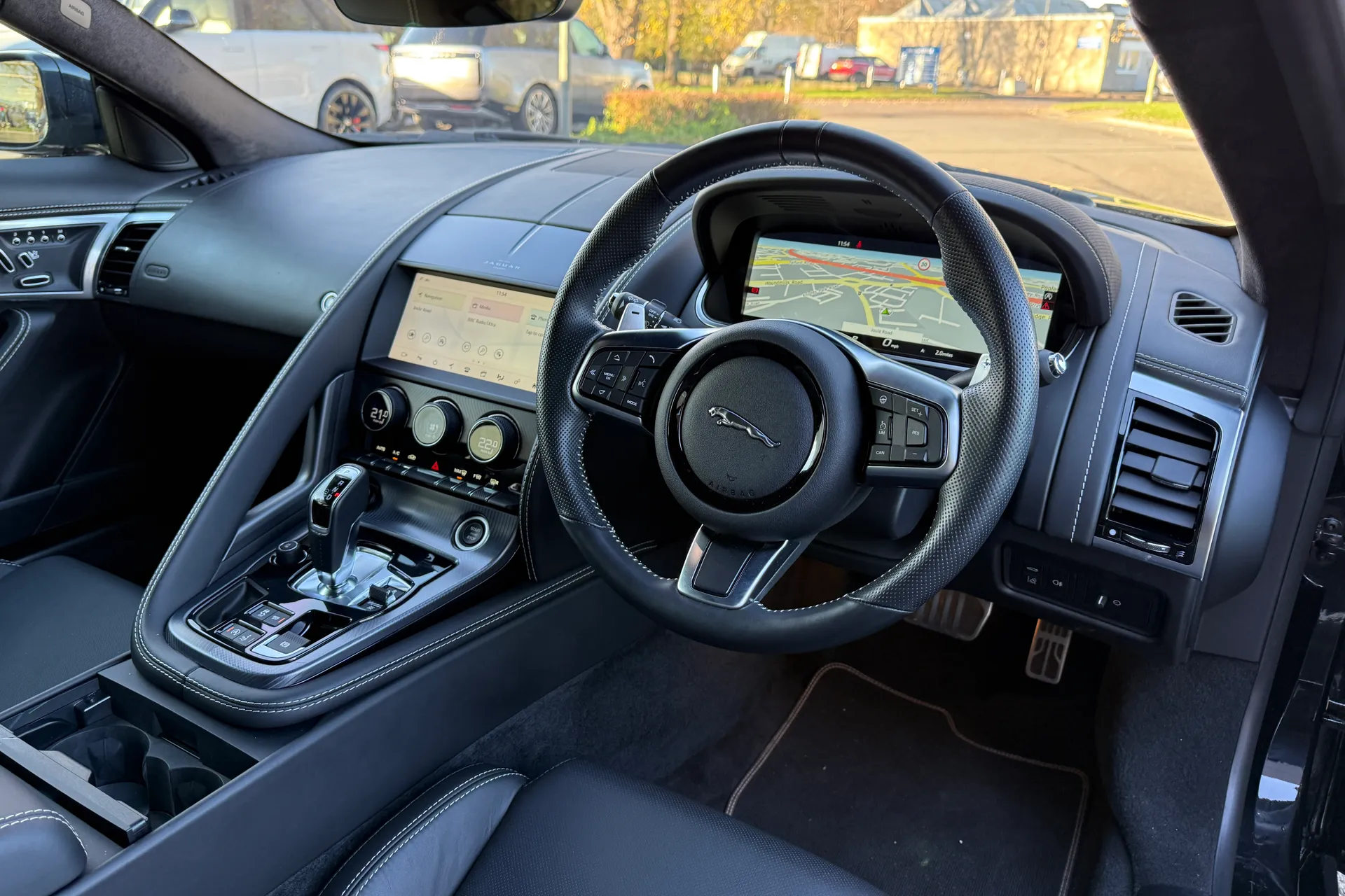 Jaguar F-TYPE thumbnail image number 30