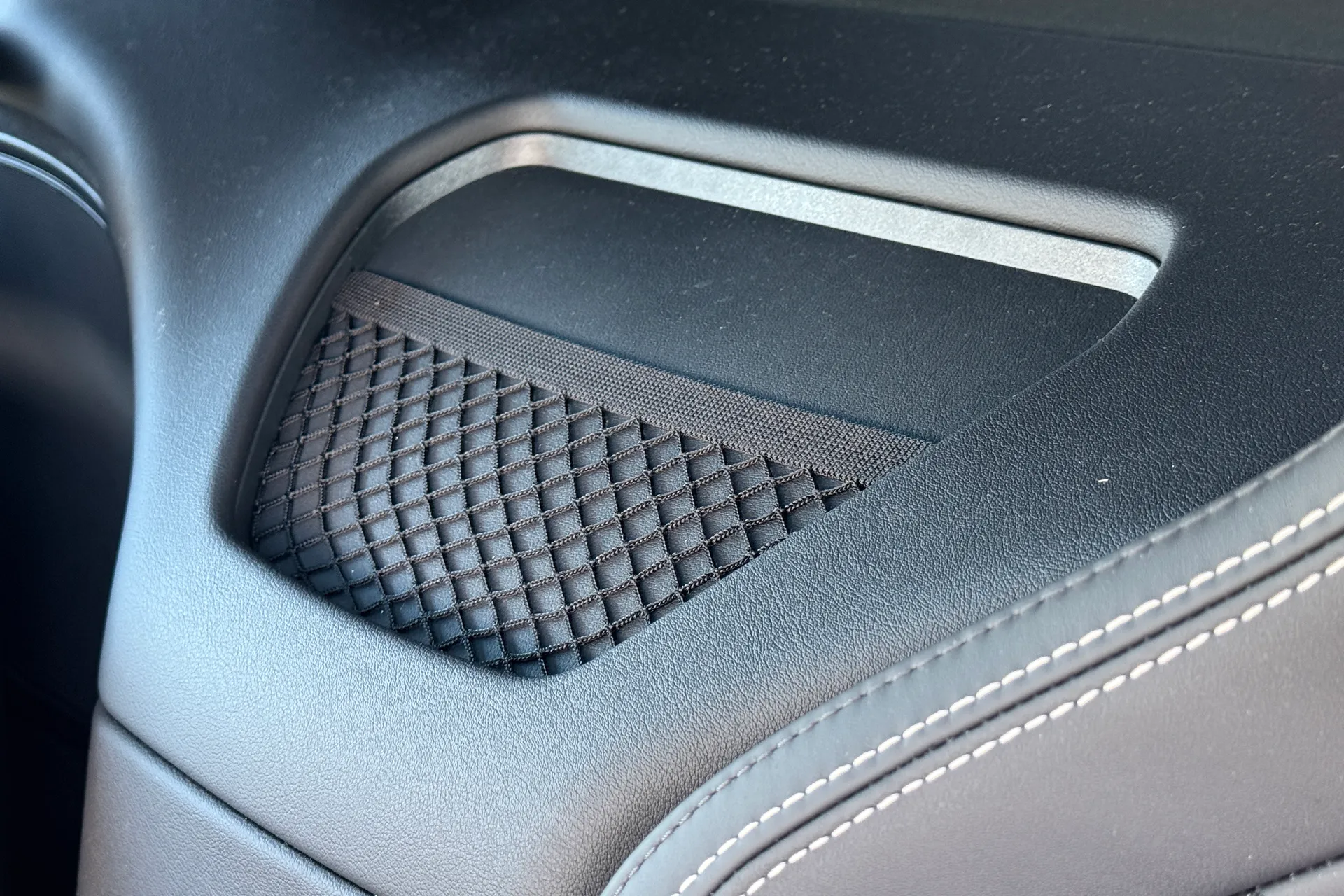 Jaguar F-TYPE thumbnail image number 32