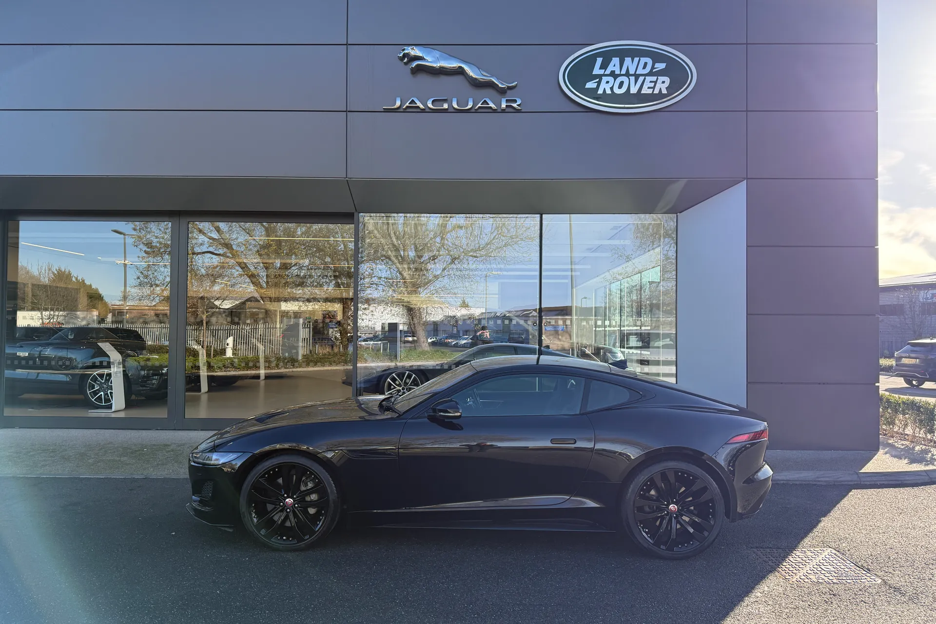 Jaguar F-TYPE thumbnail image number 25