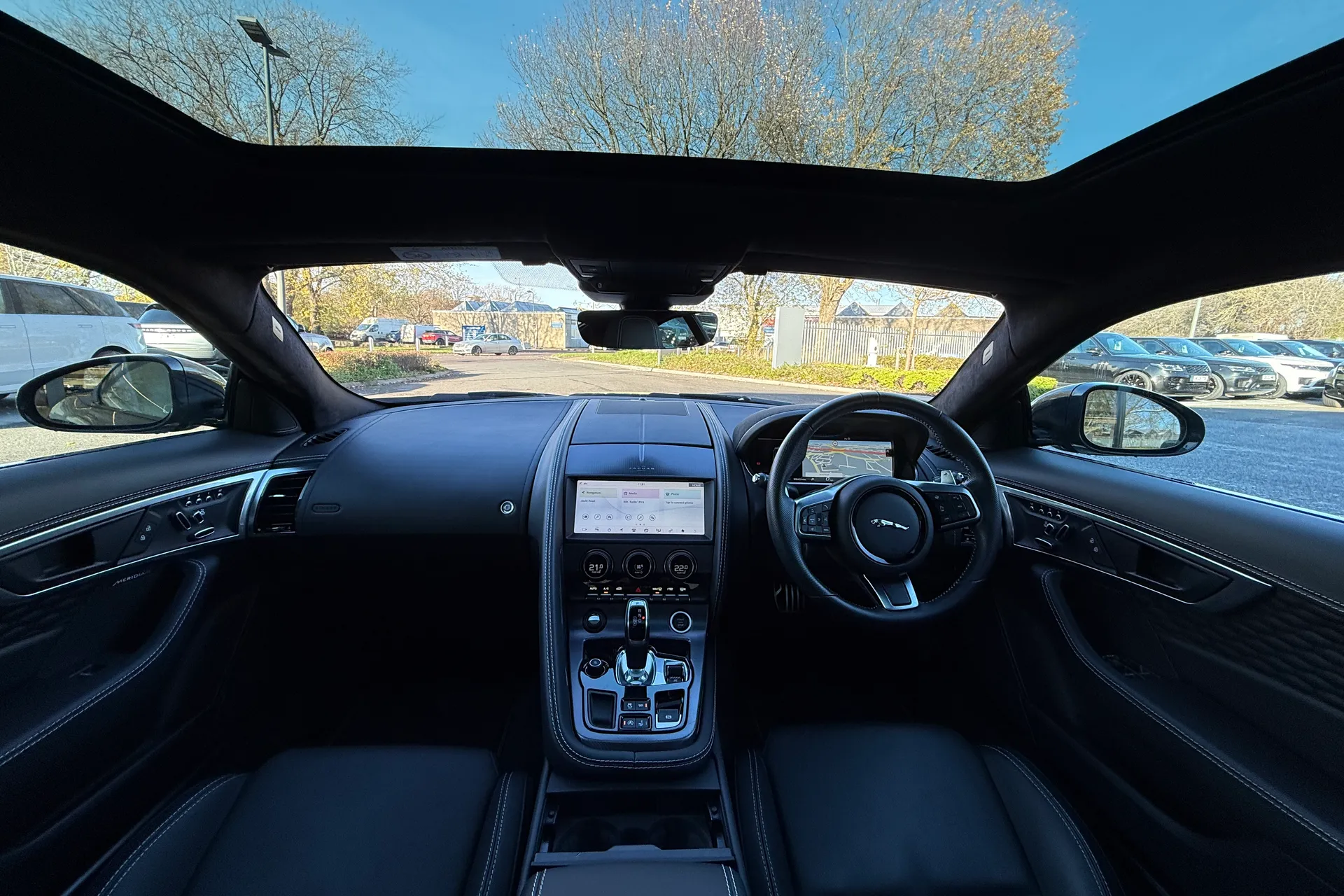 Jaguar F-TYPE thumbnail image number 3