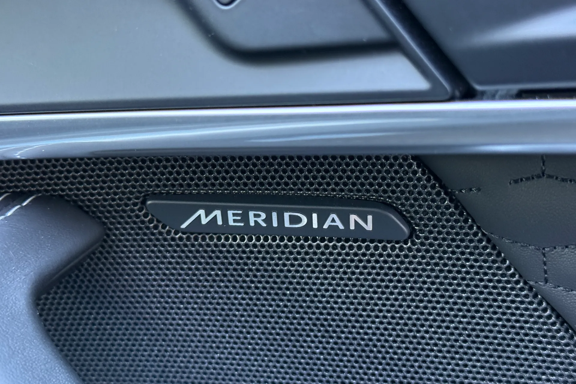 Jaguar F-TYPE thumbnail image number 21