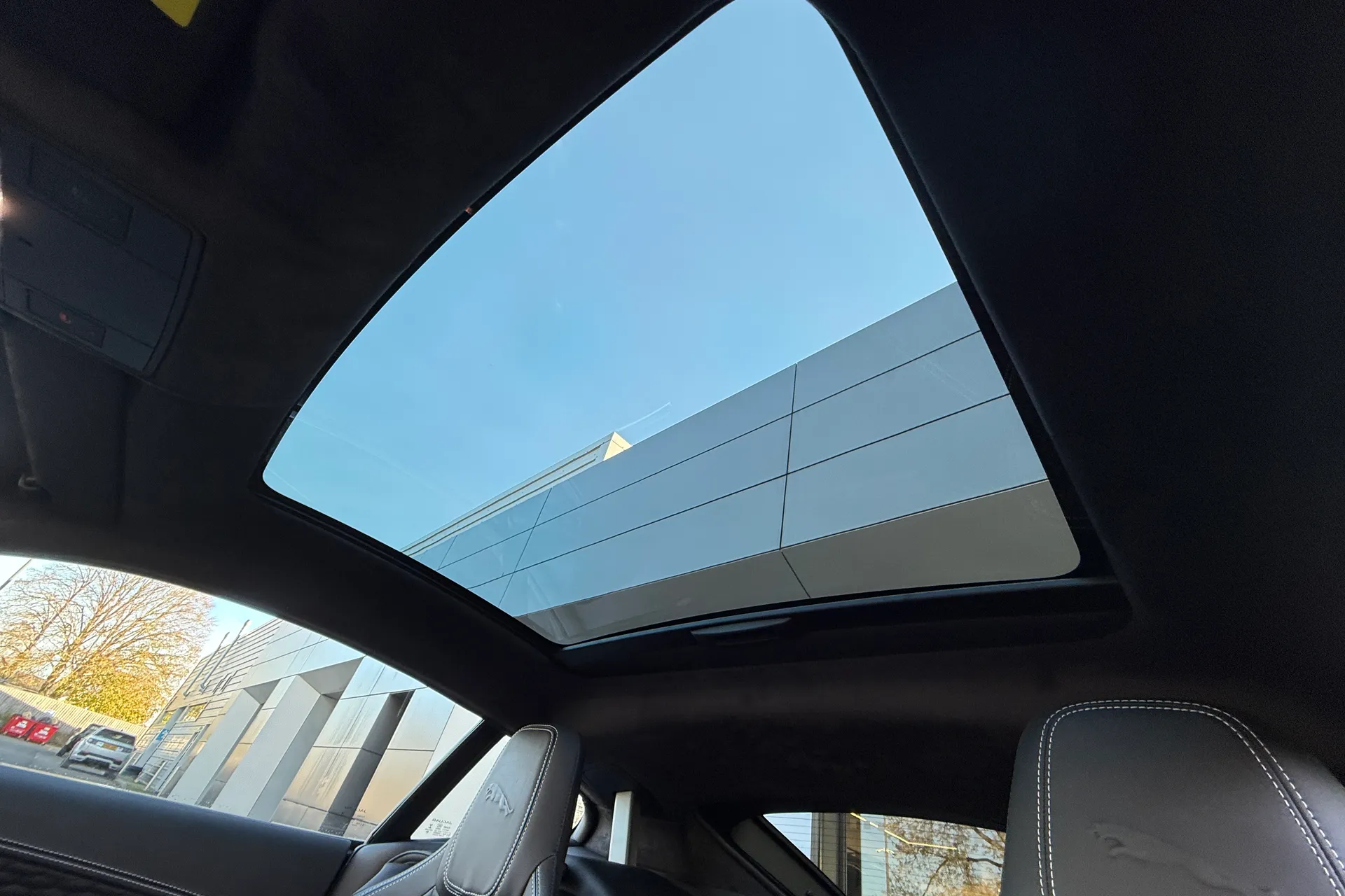 Jaguar F-TYPE thumbnail image number 5