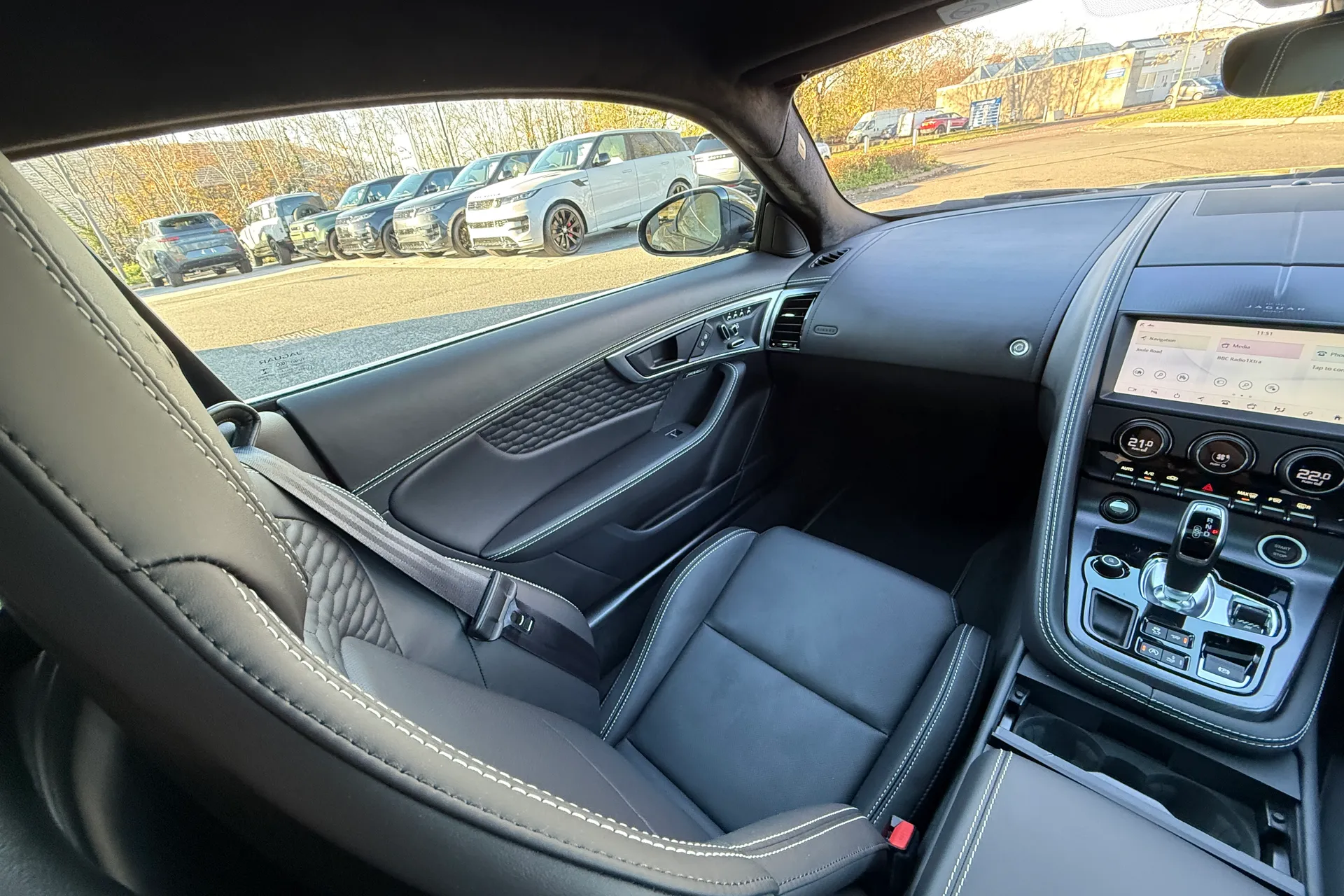 Jaguar F-TYPE thumbnail image number 12