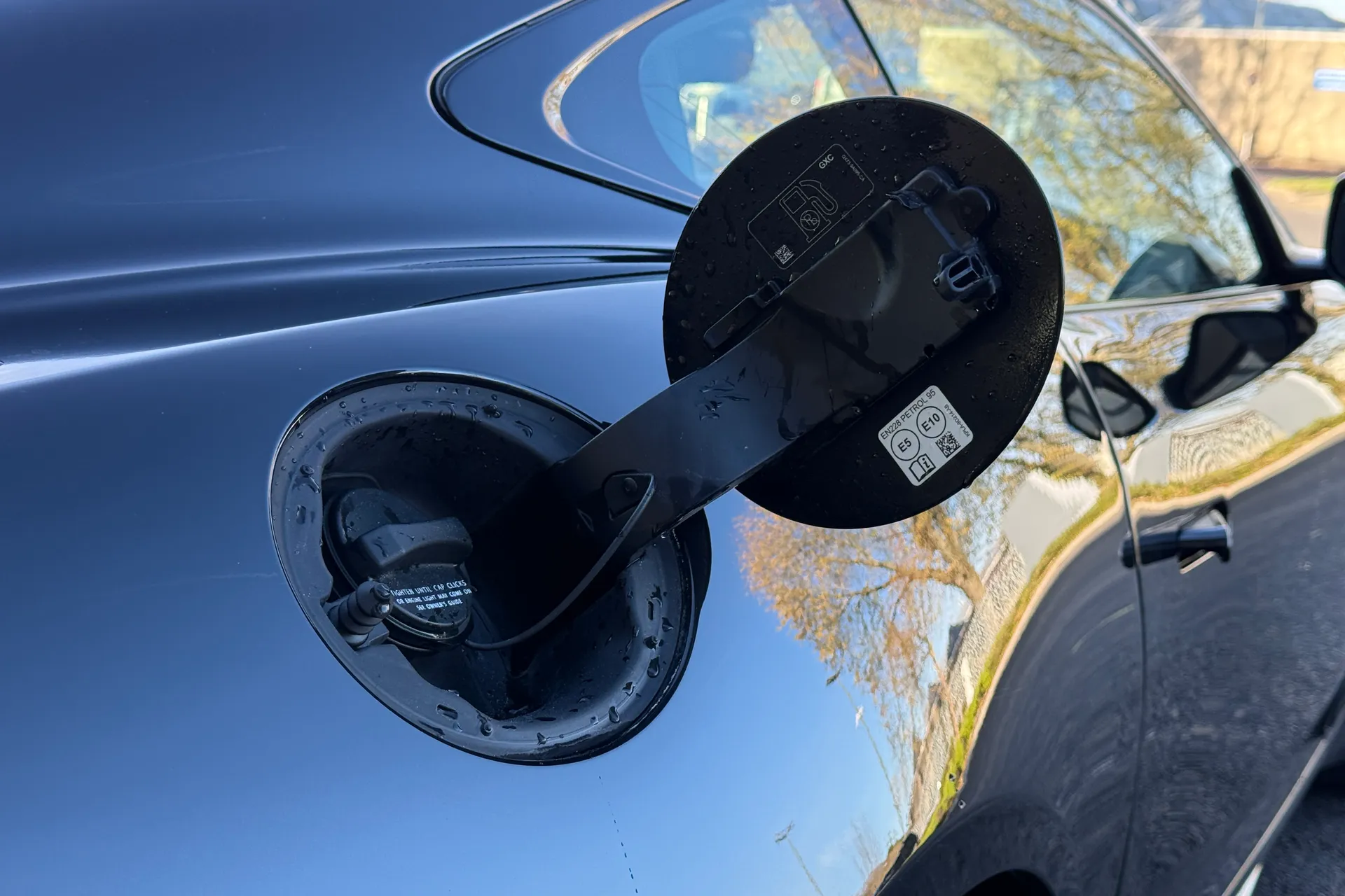 Jaguar F-TYPE thumbnail image number 36