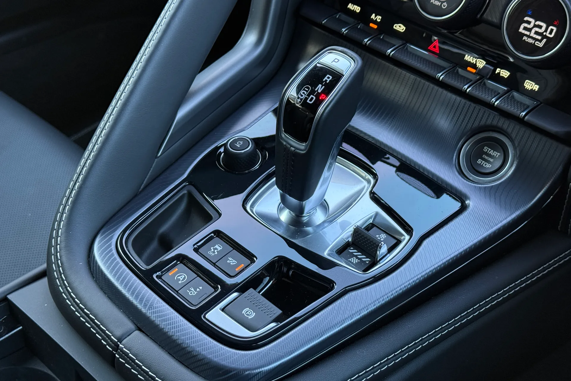 Jaguar F-TYPE thumbnail image number 20