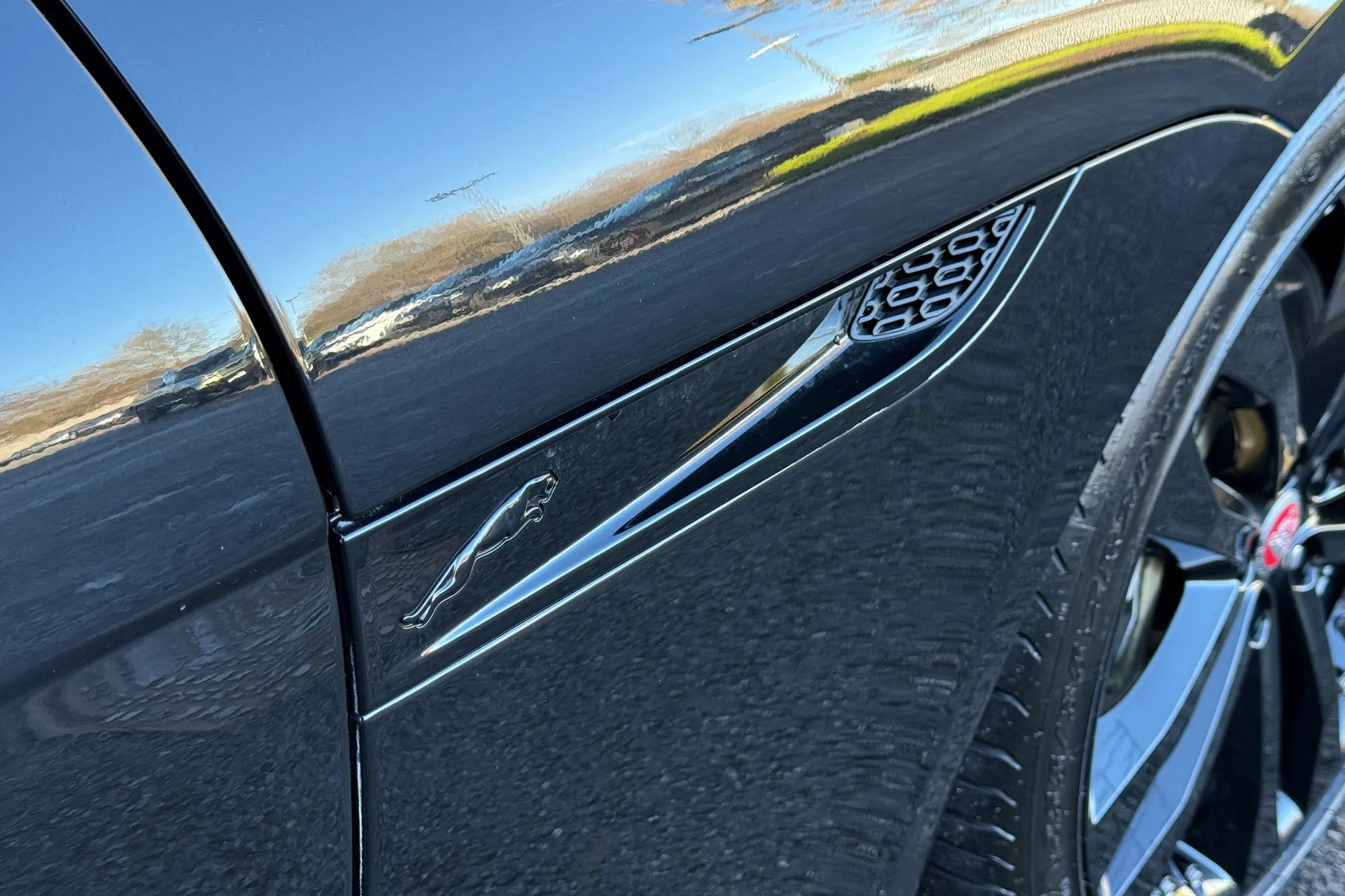 Jaguar F-TYPE thumbnail image number 50