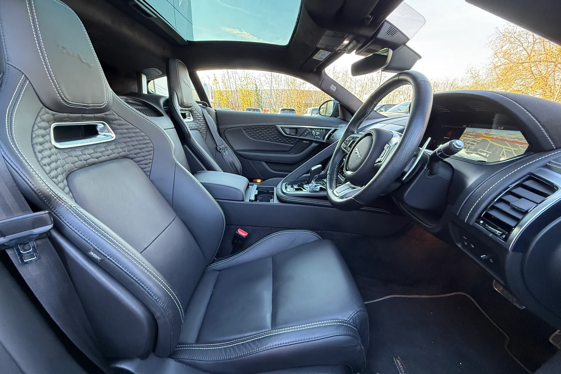 Jaguar F-TYPE thumbnail image number 9