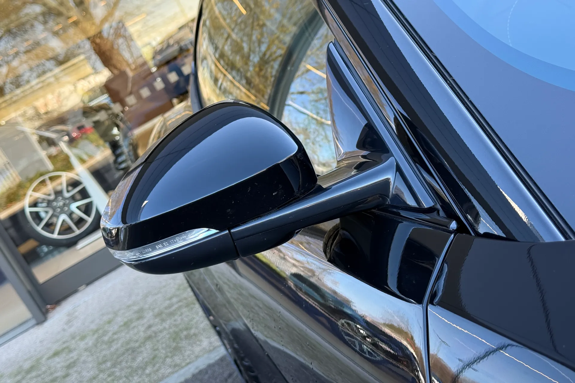 Jaguar F-TYPE thumbnail image number 48