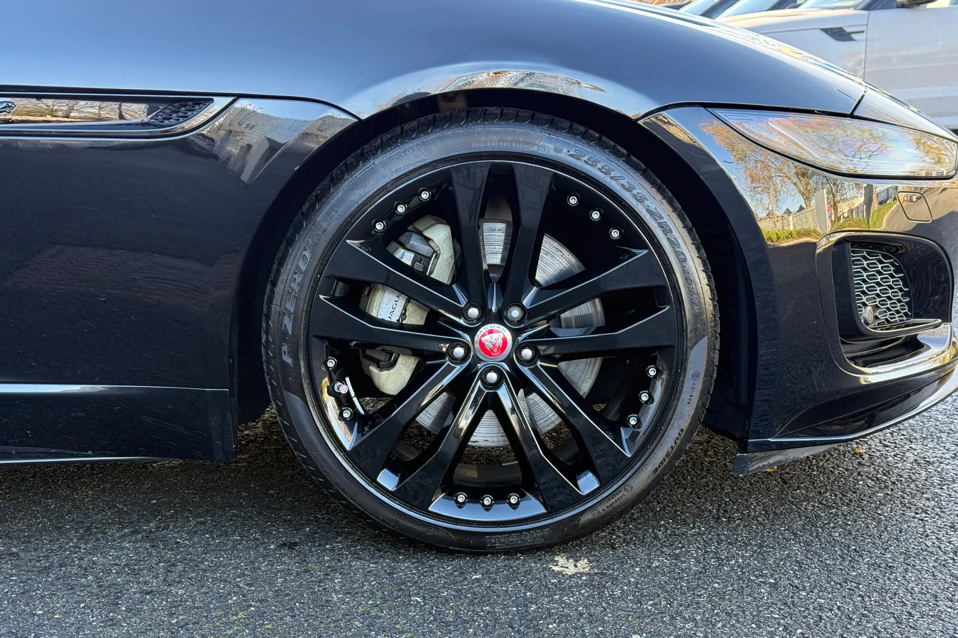 Jaguar F-TYPE thumbnail image number 22