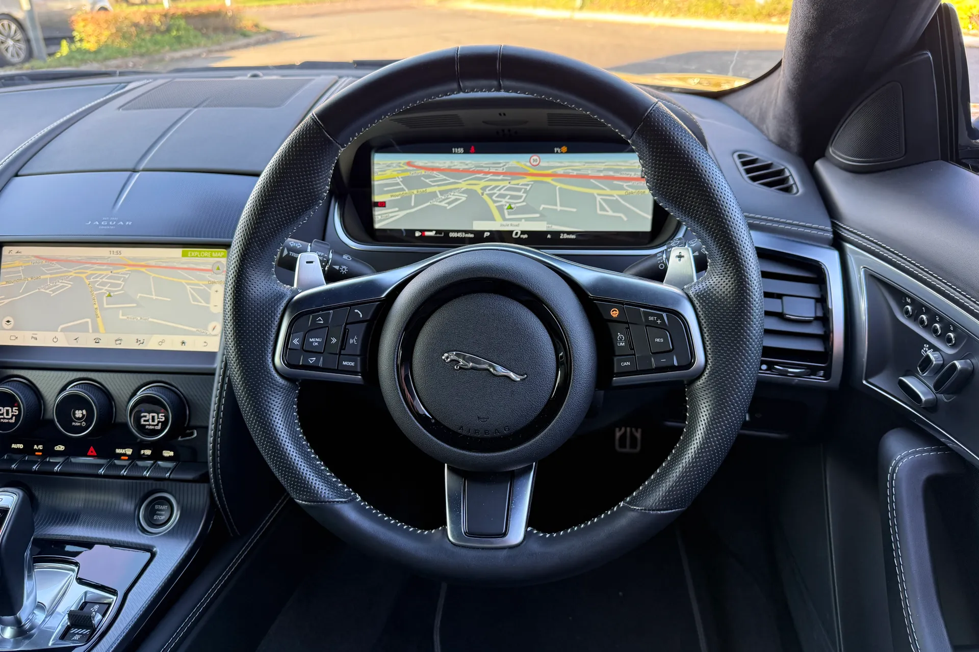 Jaguar F-TYPE thumbnail image number 11