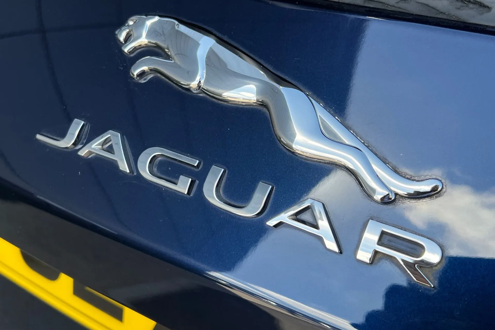 Jaguar F-PACE thumbnail image number 65