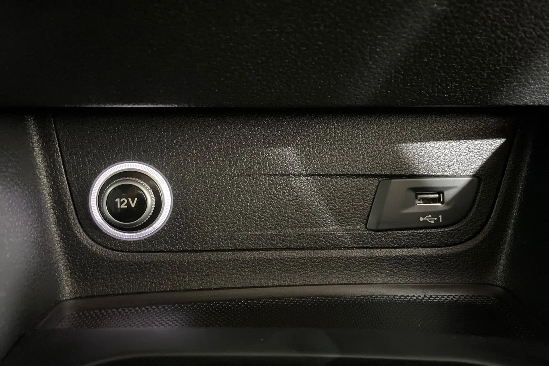 Audi Q2 thumbnail image number 44