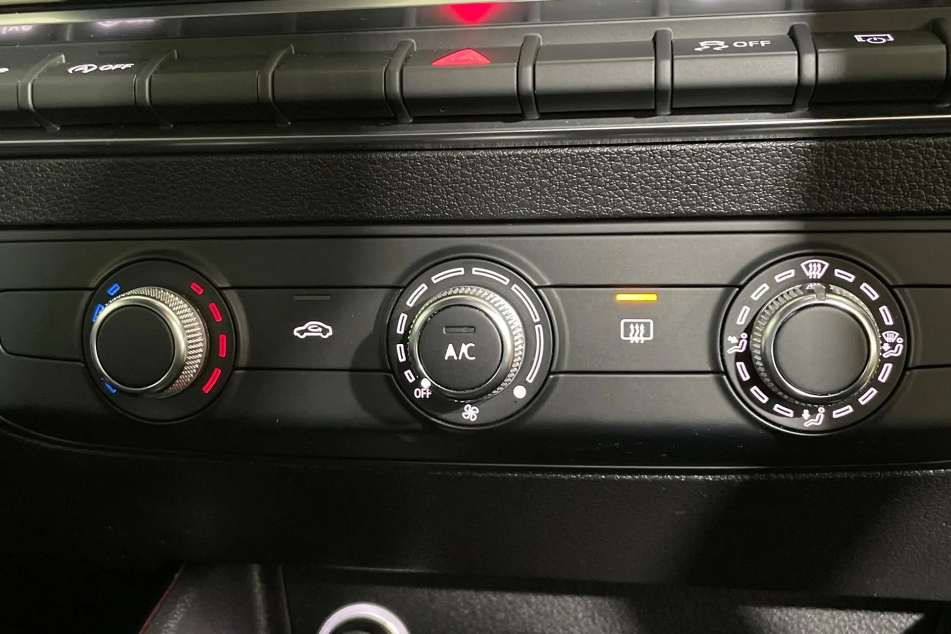 Audi Q2 thumbnail image number 38