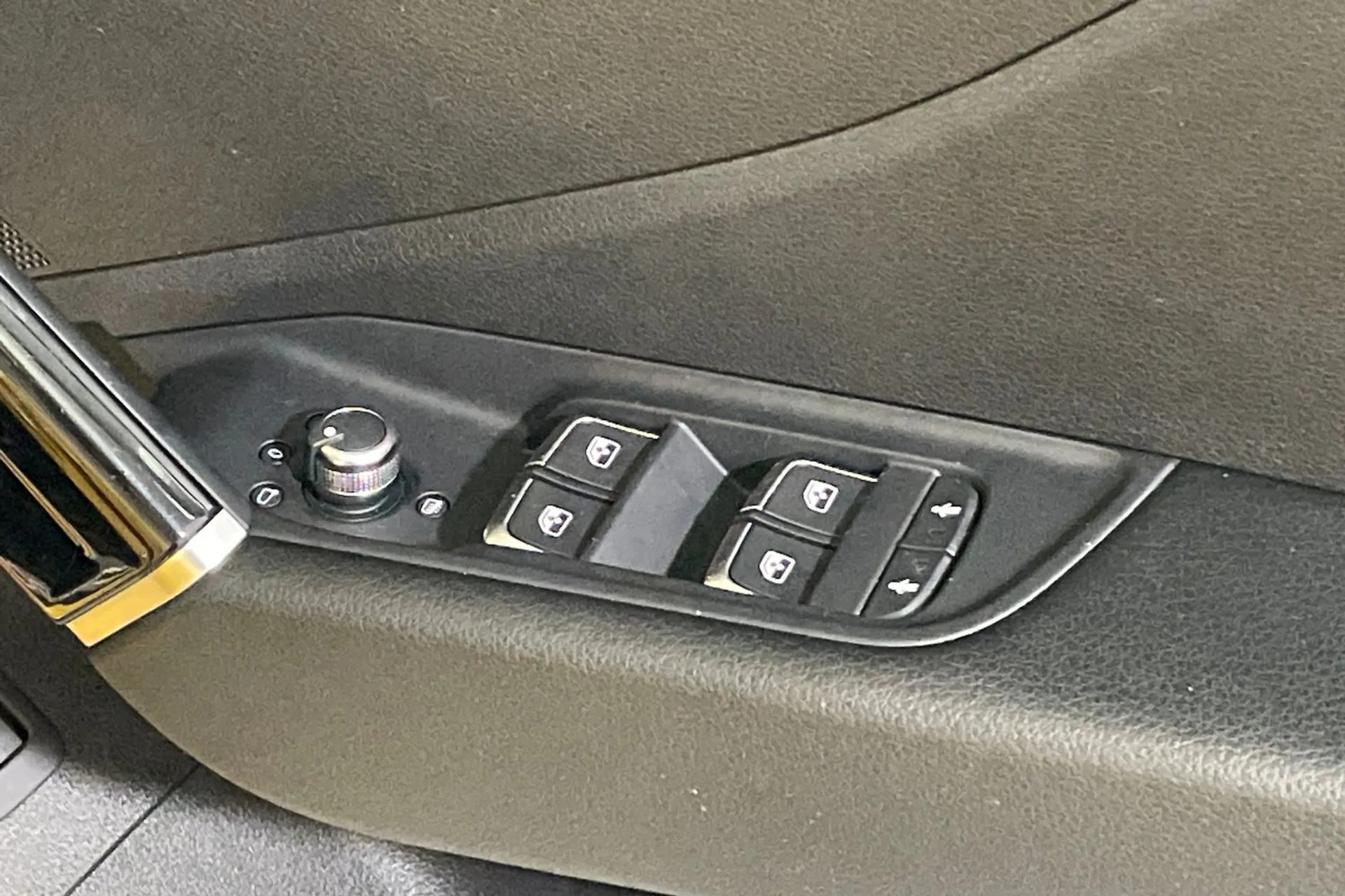 Audi Q2 thumbnail image number 39