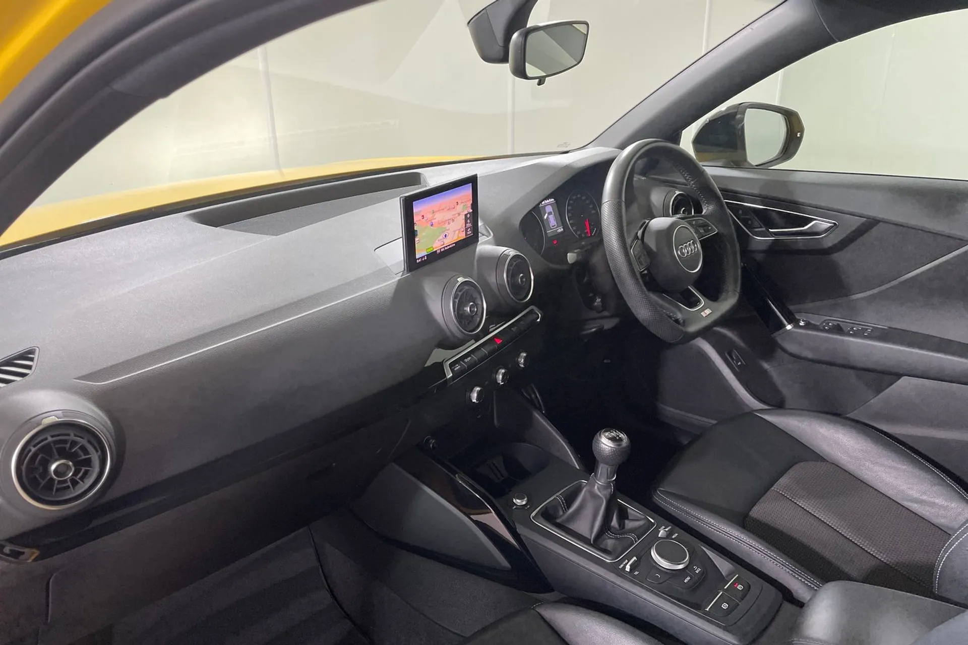Audi Q2 thumbnail image number 24
