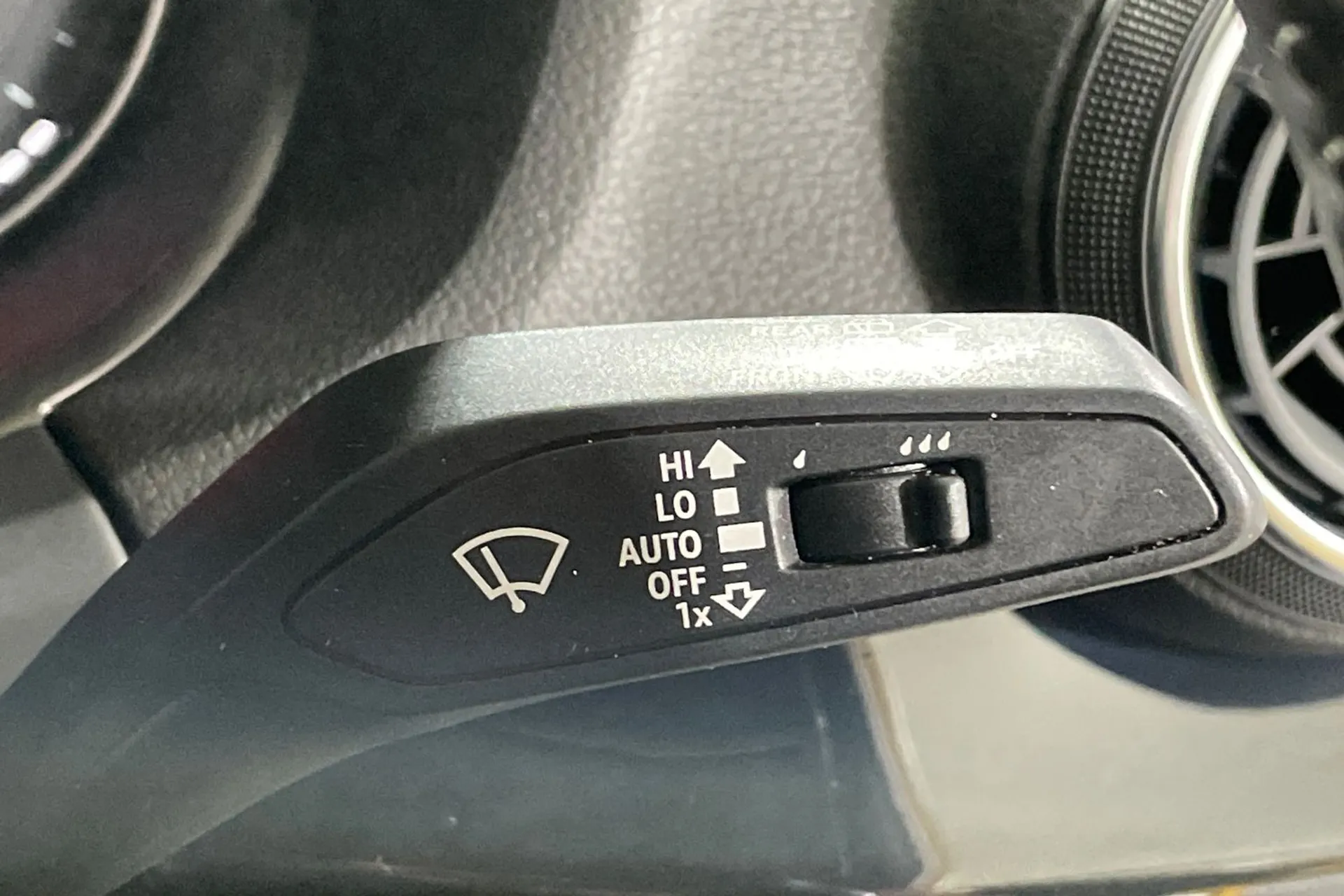Audi Q2 thumbnail image number 65