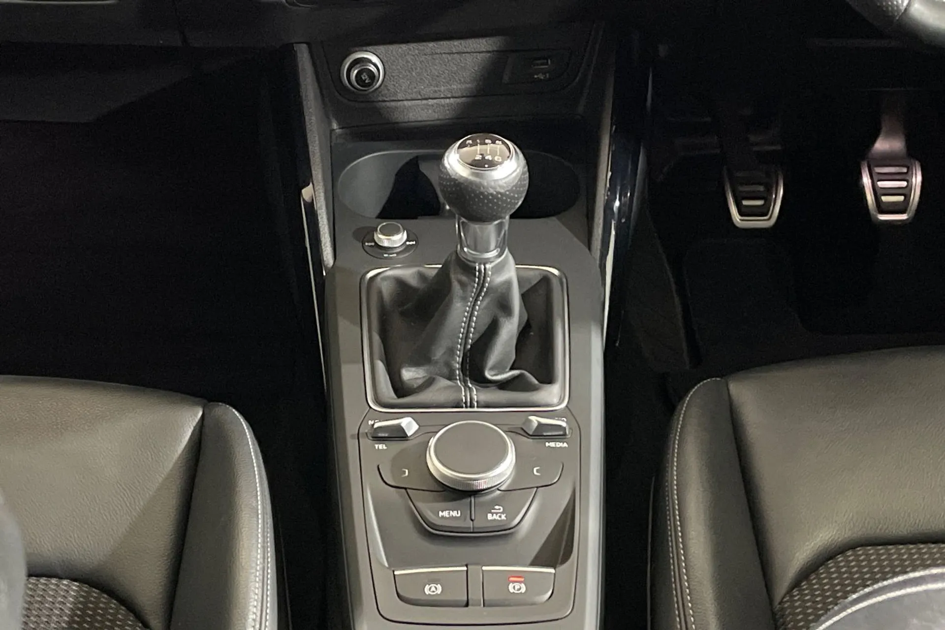 Audi Q2 thumbnail image number 33