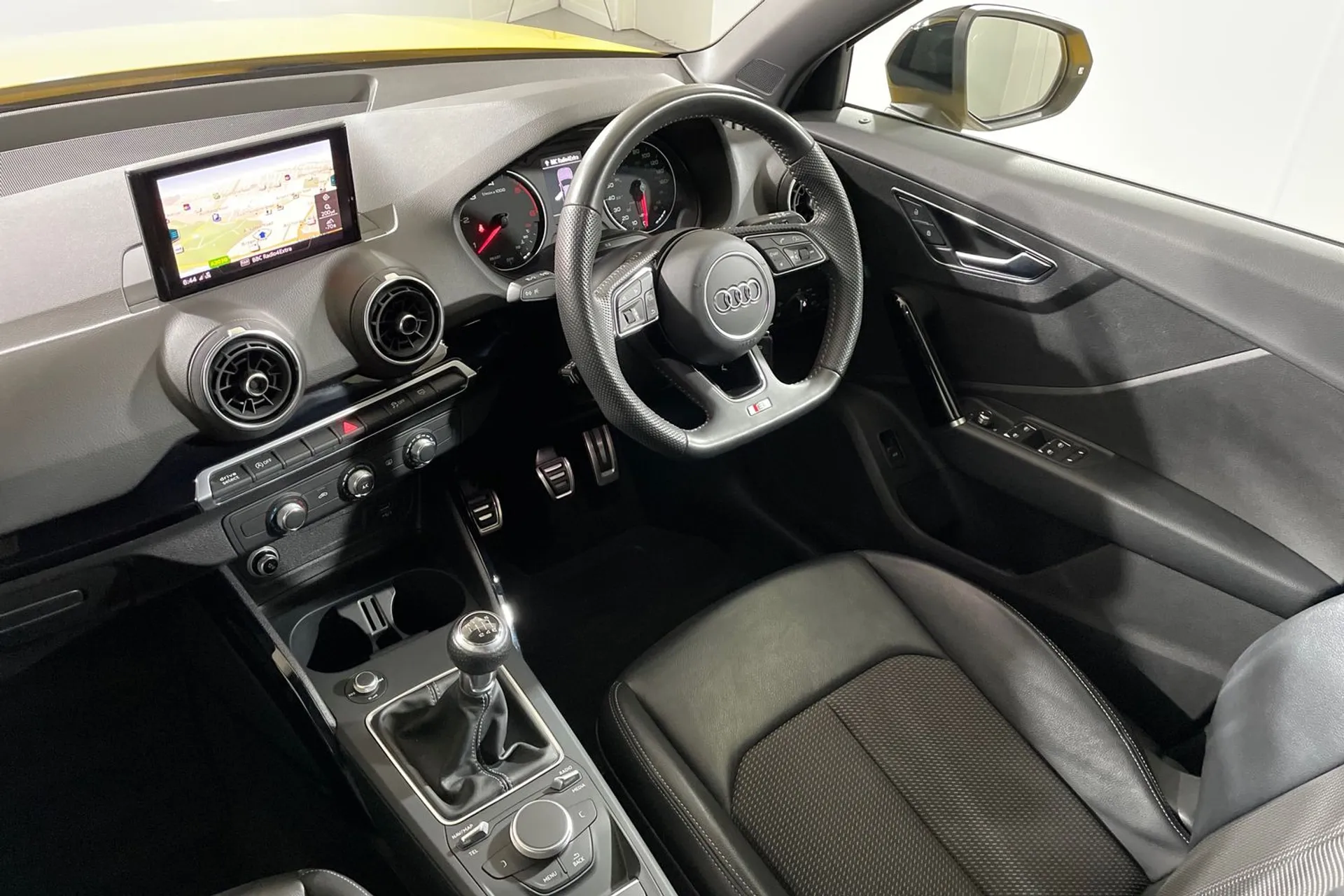 Audi Q2 thumbnail image number 31