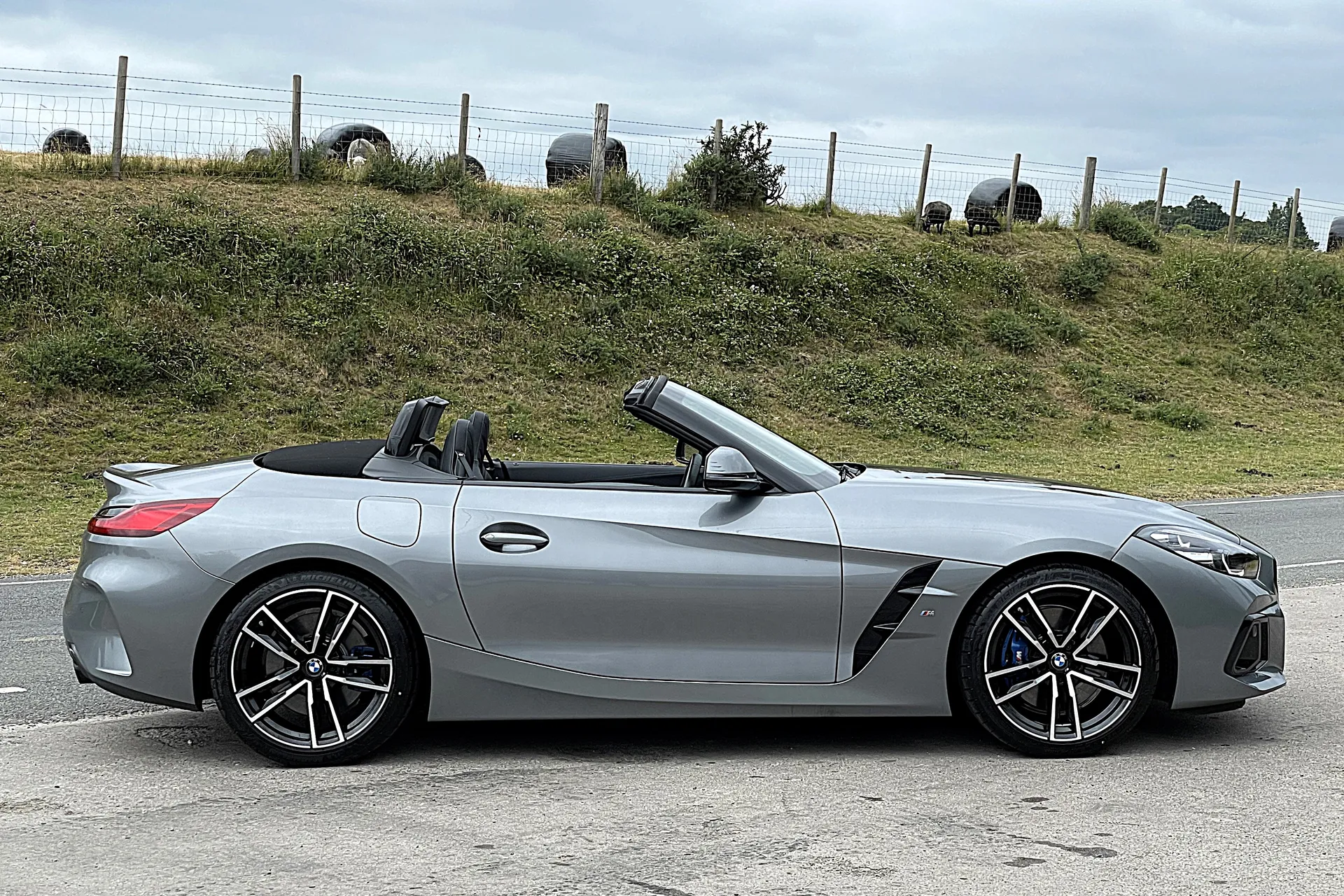 BMW Z4 thumbnail image number 2