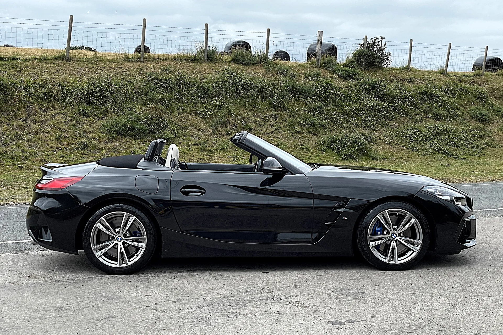 BMW Z4 thumbnail image number 2