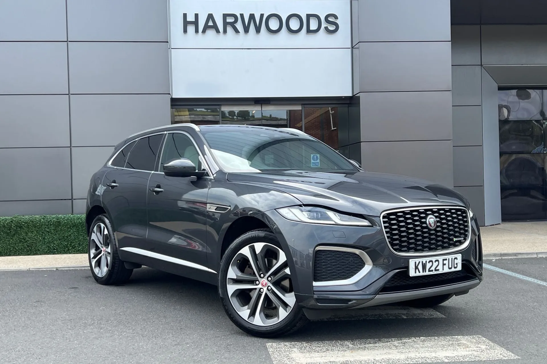 Jaguar F-PACE focused image