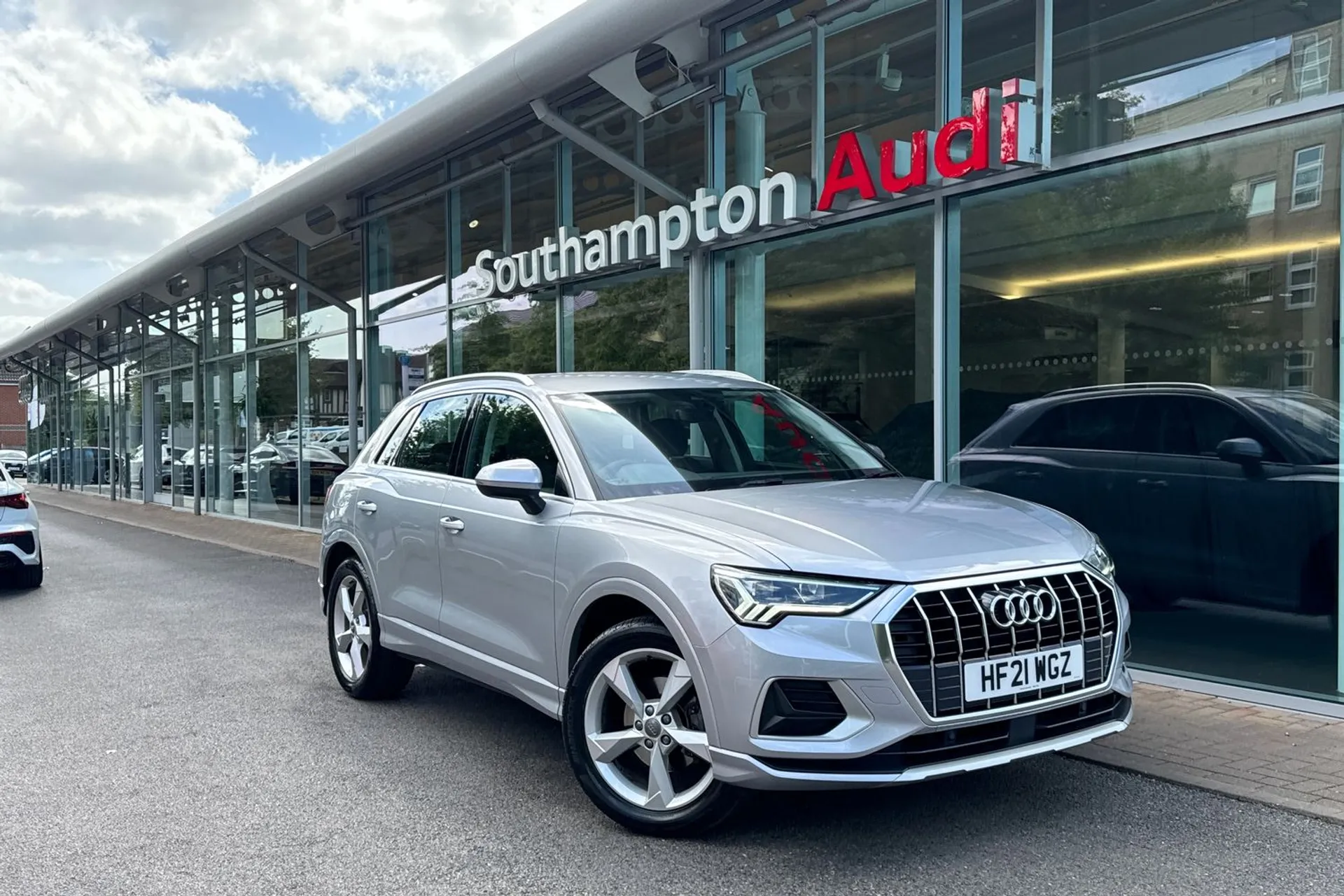 Audi Q3 focused image