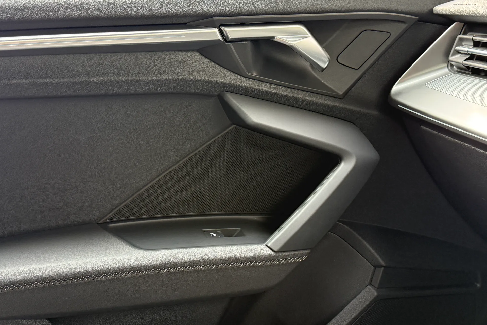 Audi A3 thumbnail image number 29