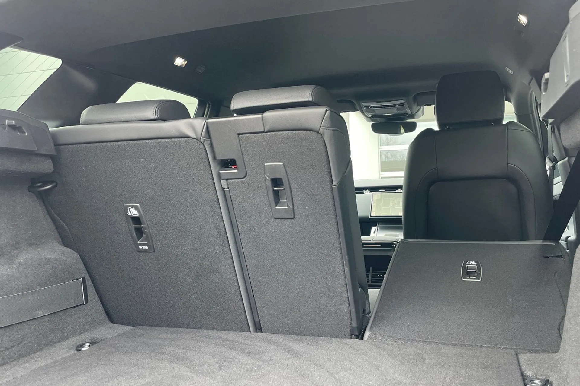 LAND ROVER RANGE ROVER EVOQUE thumbnail image number 29