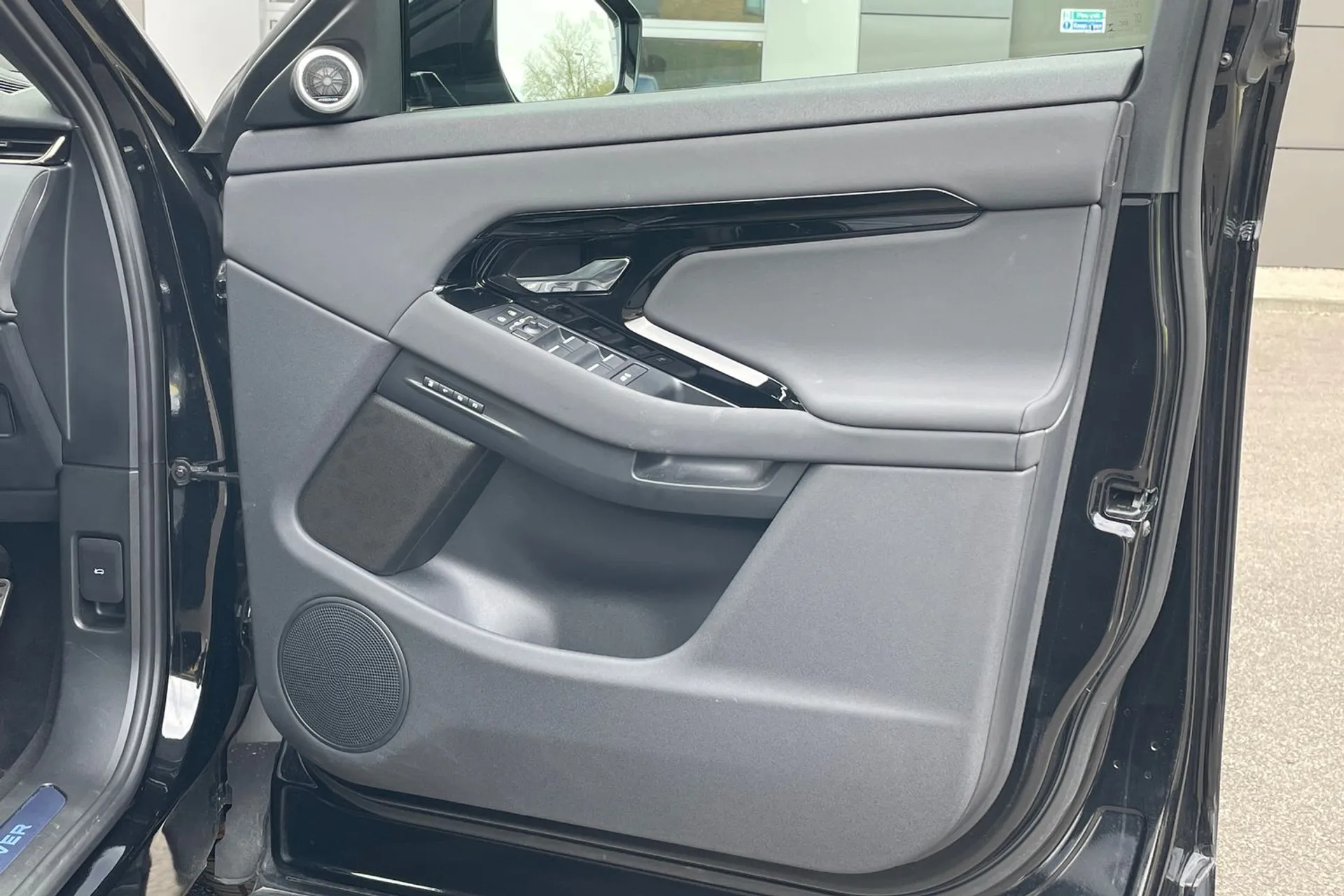 LAND ROVER RANGE ROVER EVOQUE thumbnail image number 45
