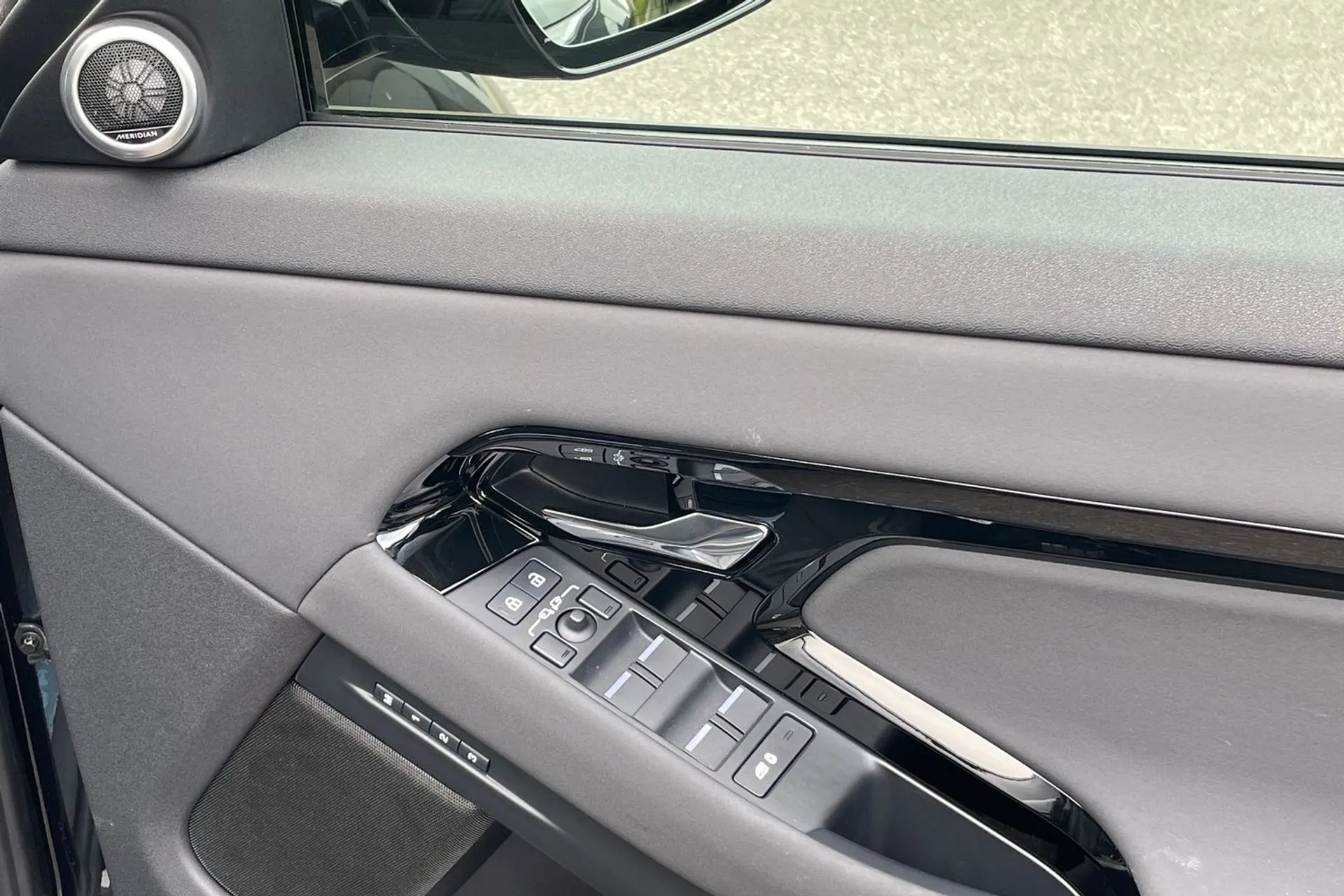 LAND ROVER RANGE ROVER EVOQUE thumbnail image number 46