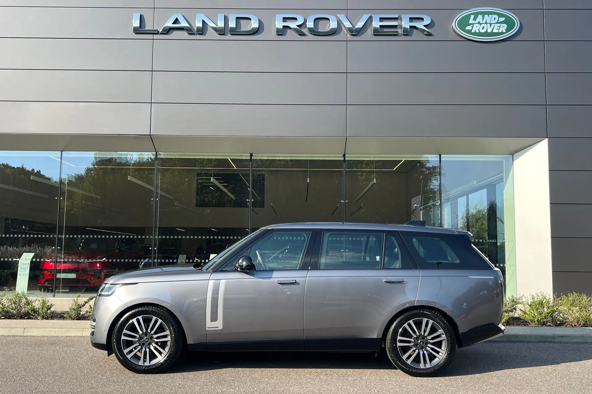 LAND ROVER RANGE ROVER thumbnail image number 8