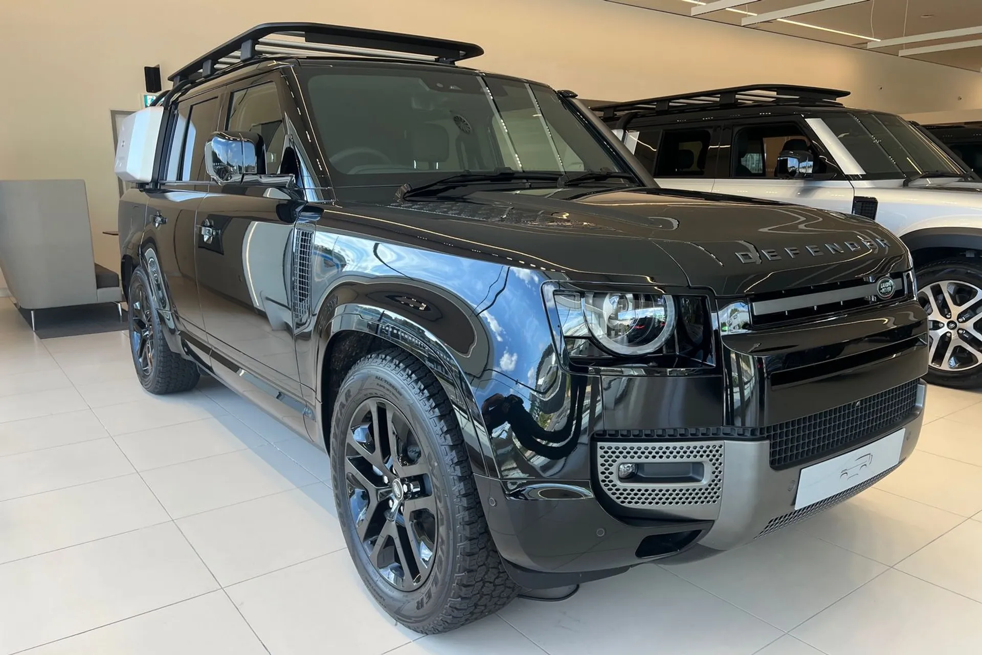 LAND ROVER Defender 130 focused image