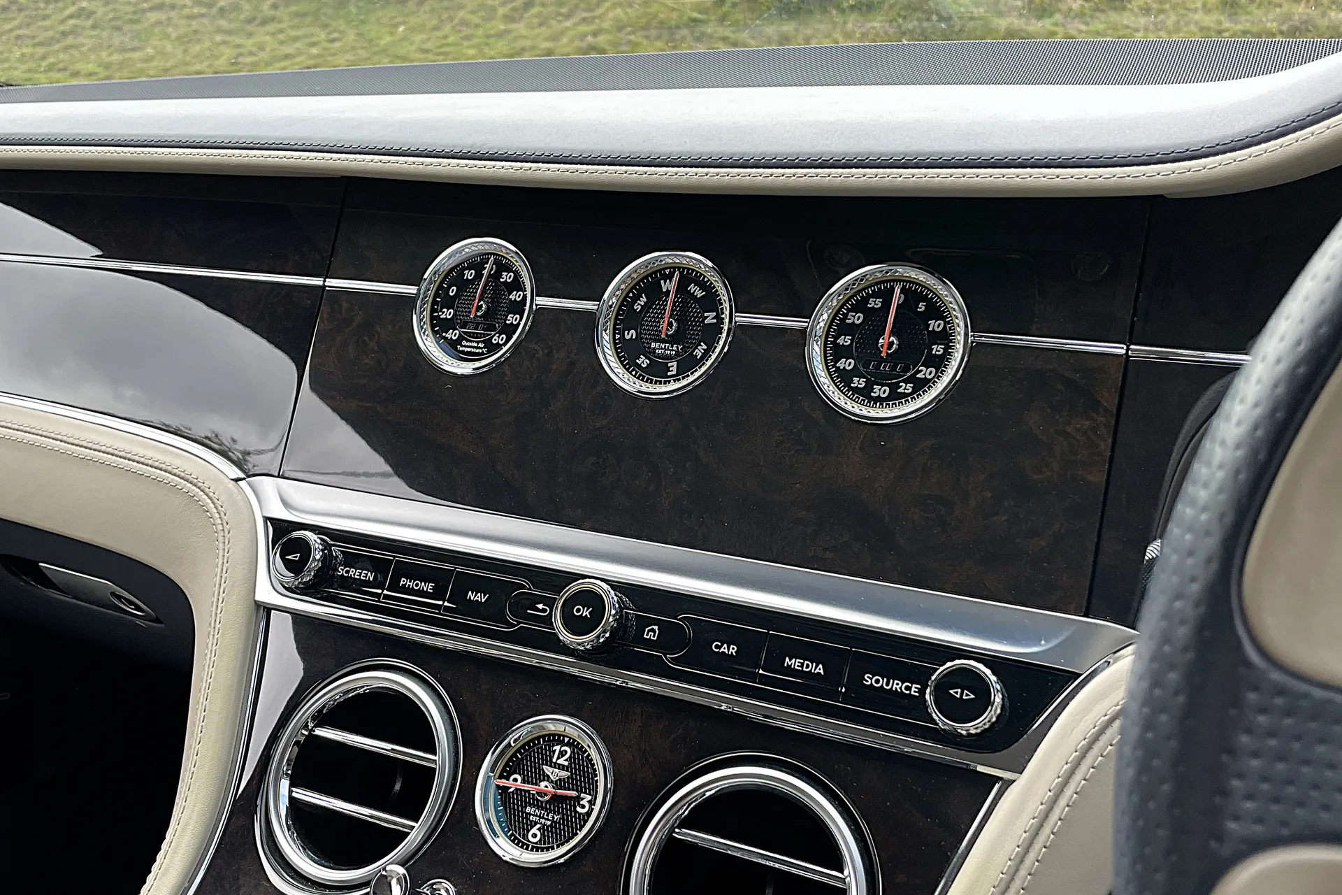 Bentley CONTINENTAL GT thumbnail image number 13