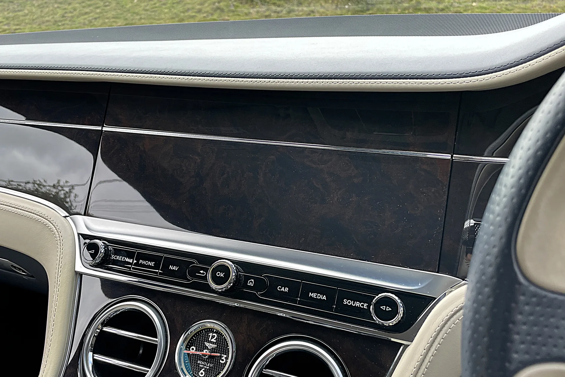 Bentley CONTINENTAL GT thumbnail image number 18