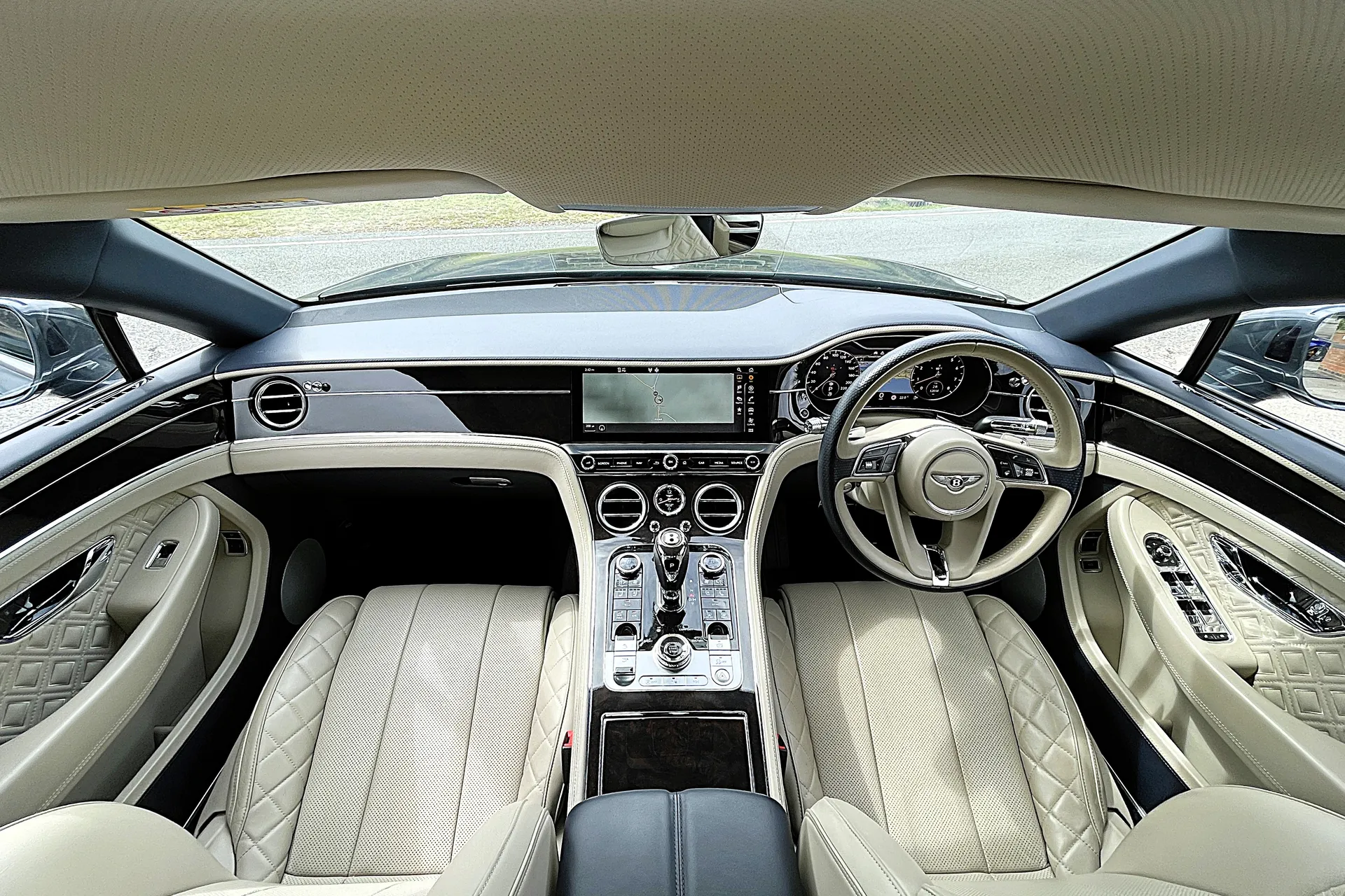 Bentley CONTINENTAL GT thumbnail image number 50